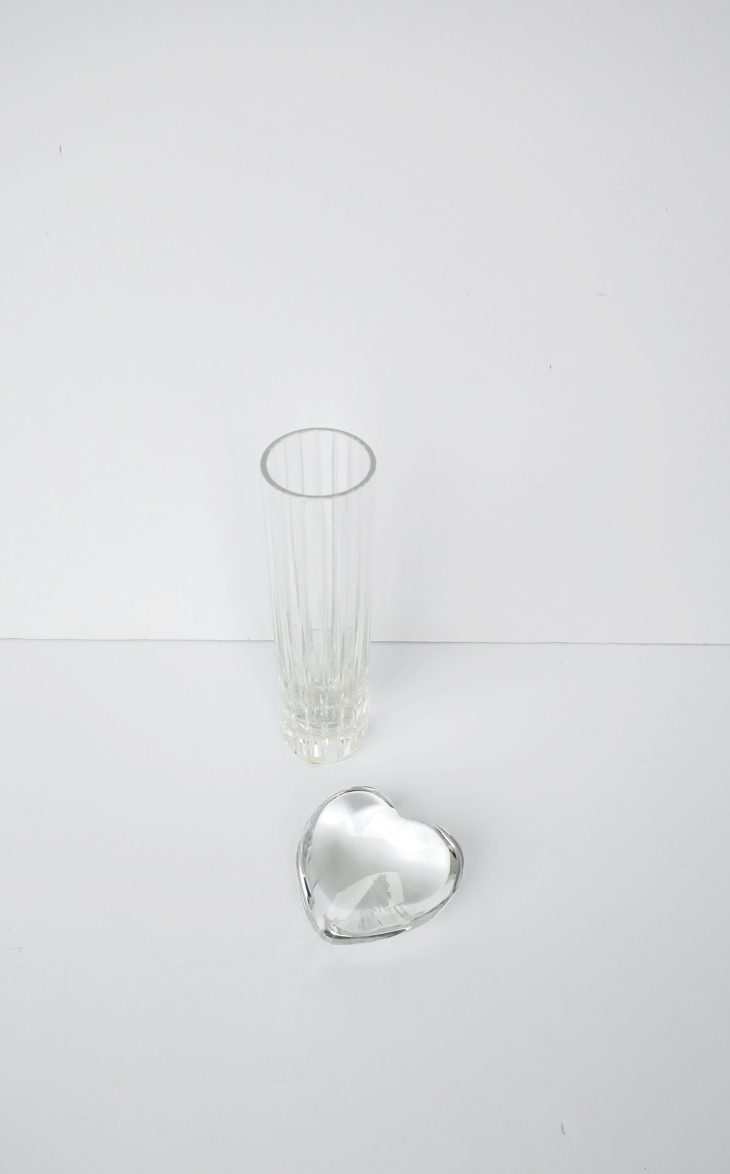 20ième siècle Vase en cristal français de Baccarat en vente