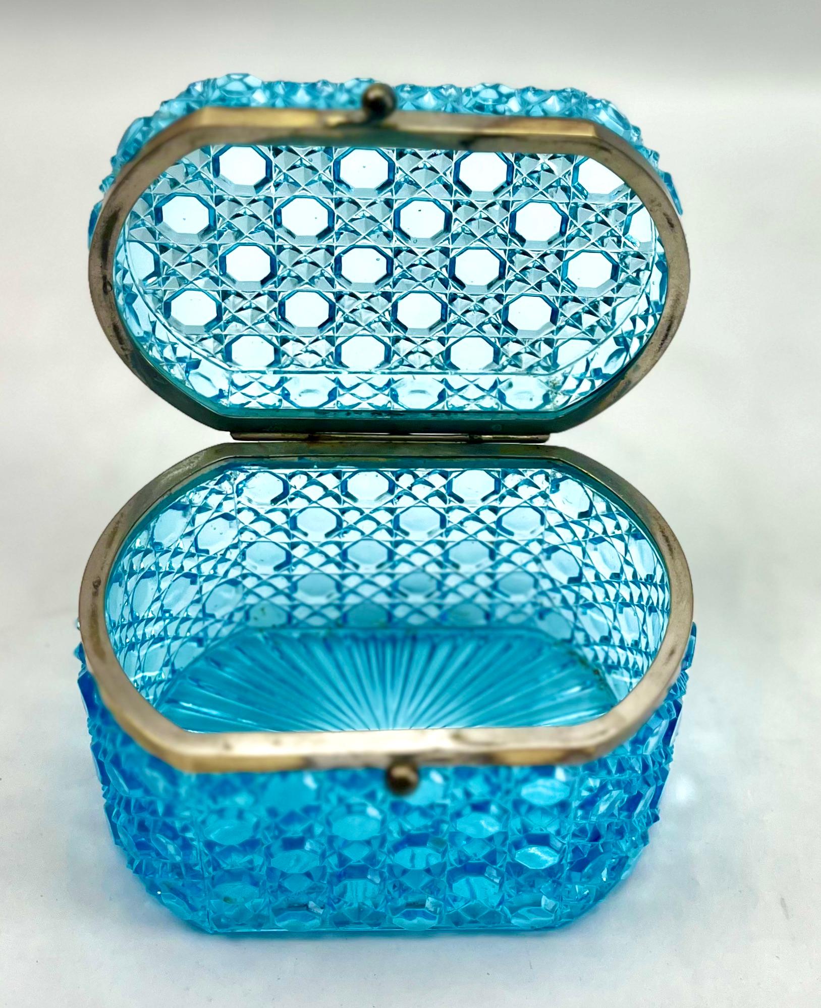  Baccarat French Cut Crystal Jewelry Box with Brass Hardware In Good Condition In Verviers, BE