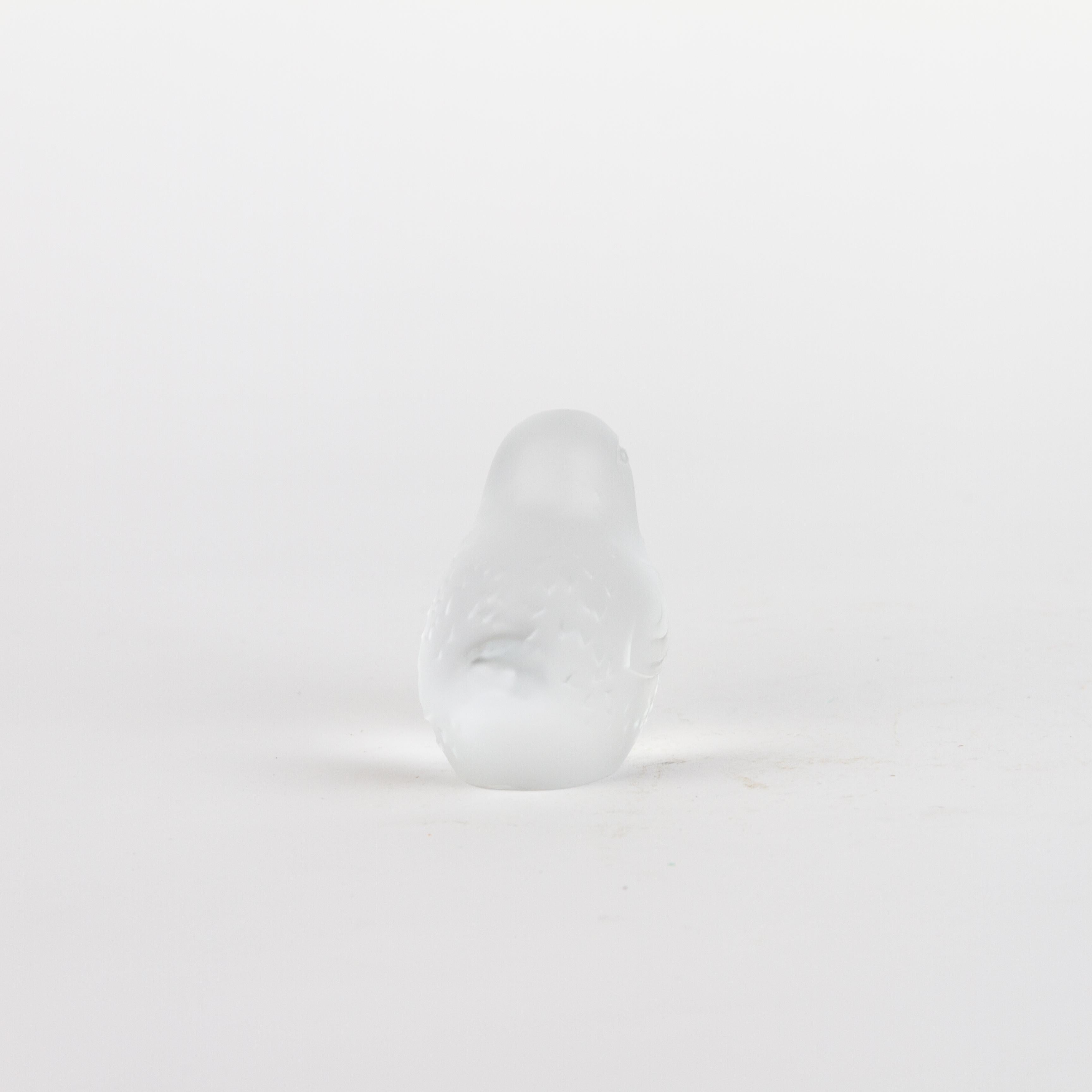 Figure d'oiseau en cristal dépoli français de Baccarat Bon état - En vente à Nottingham, GB