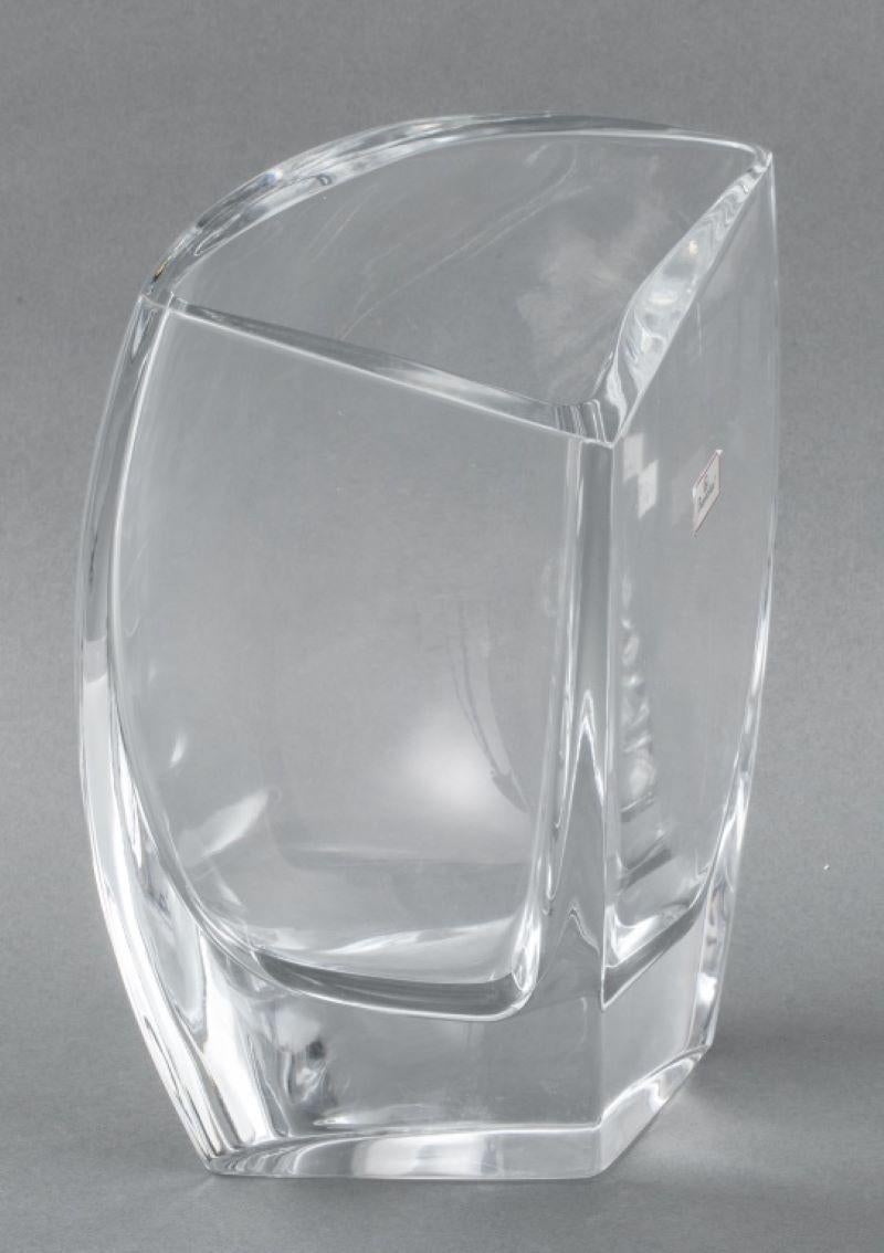 Baccarat Giverny Crystal Vase In Good Condition For Sale In New York, NY