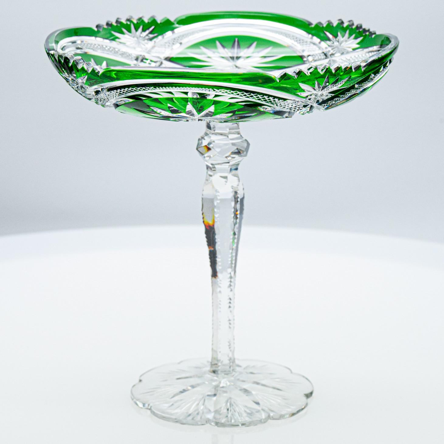 Baccarat, Grass Green Crystal Cut Coupe, France, 1920 In Good Condition For Sale In Rijssen, NL