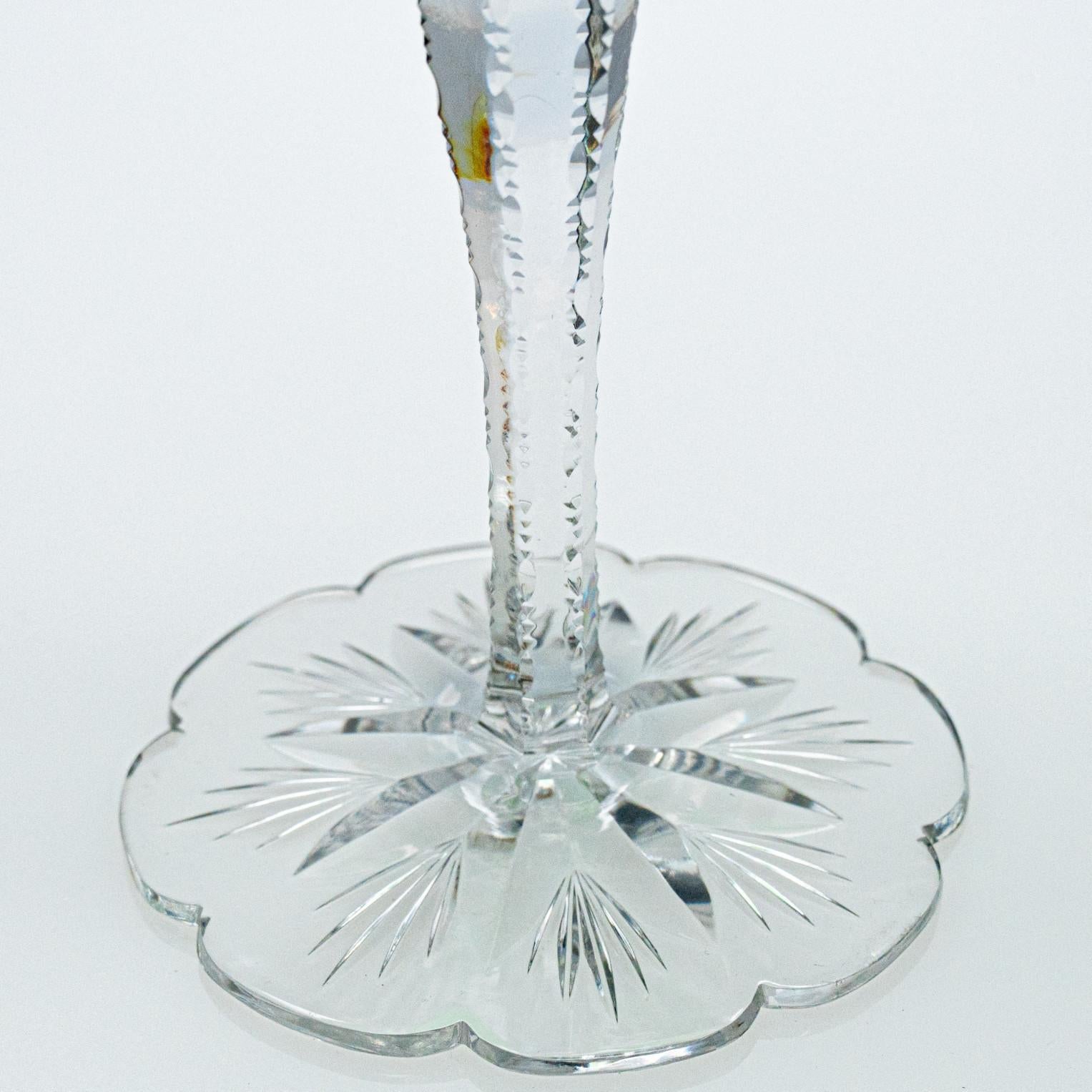 Baccarat, Coupe aus graugrünem Kristallschliff in Grasgrün, Frankreich, 1920 im Angebot 1