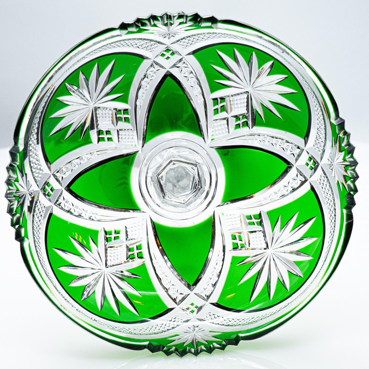Baccarat, Coupe aus graugrünem Kristallschliff in Grasgrün, Frankreich, 1920 im Angebot 2