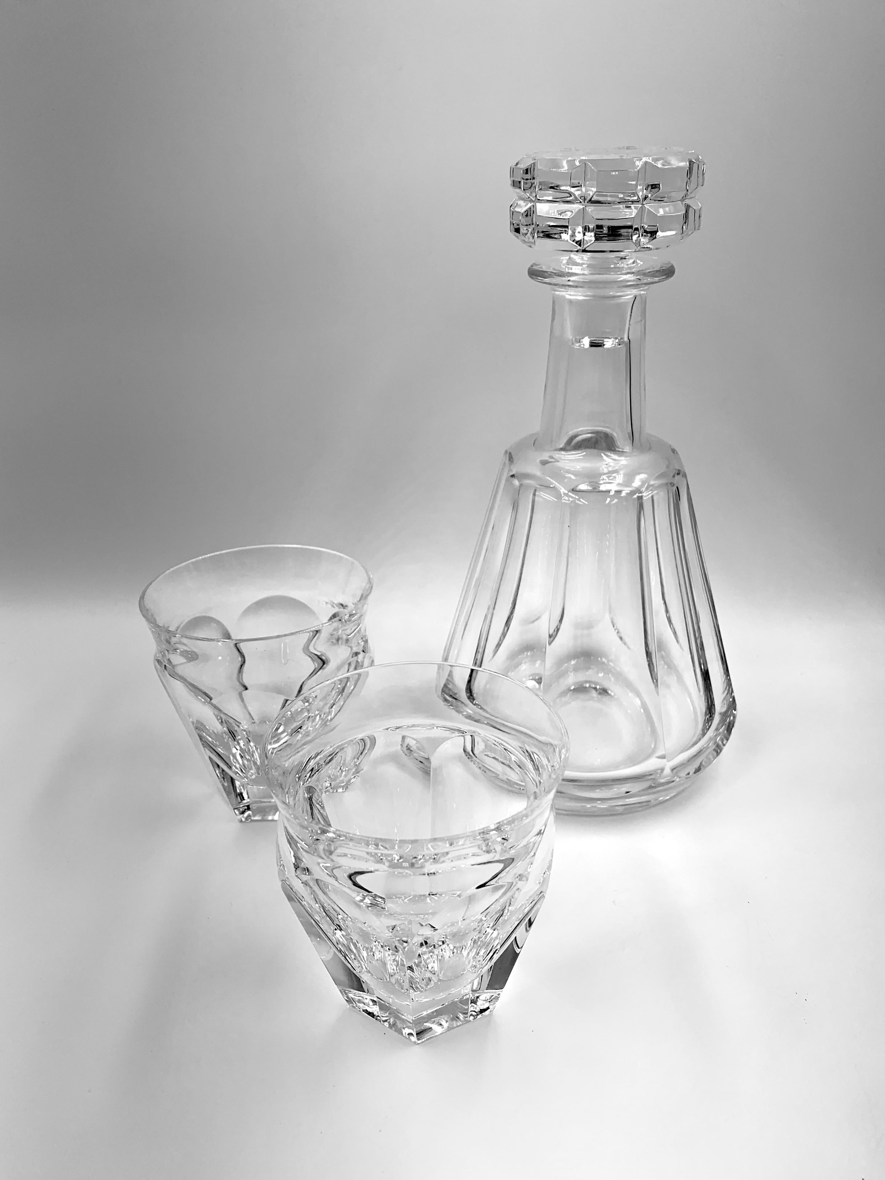 Beautiful estate Baccarat crystal whiskey/spirits decanter in the Harcourt Talleyrand pattern.
Signed on base
Excellent condition.
    