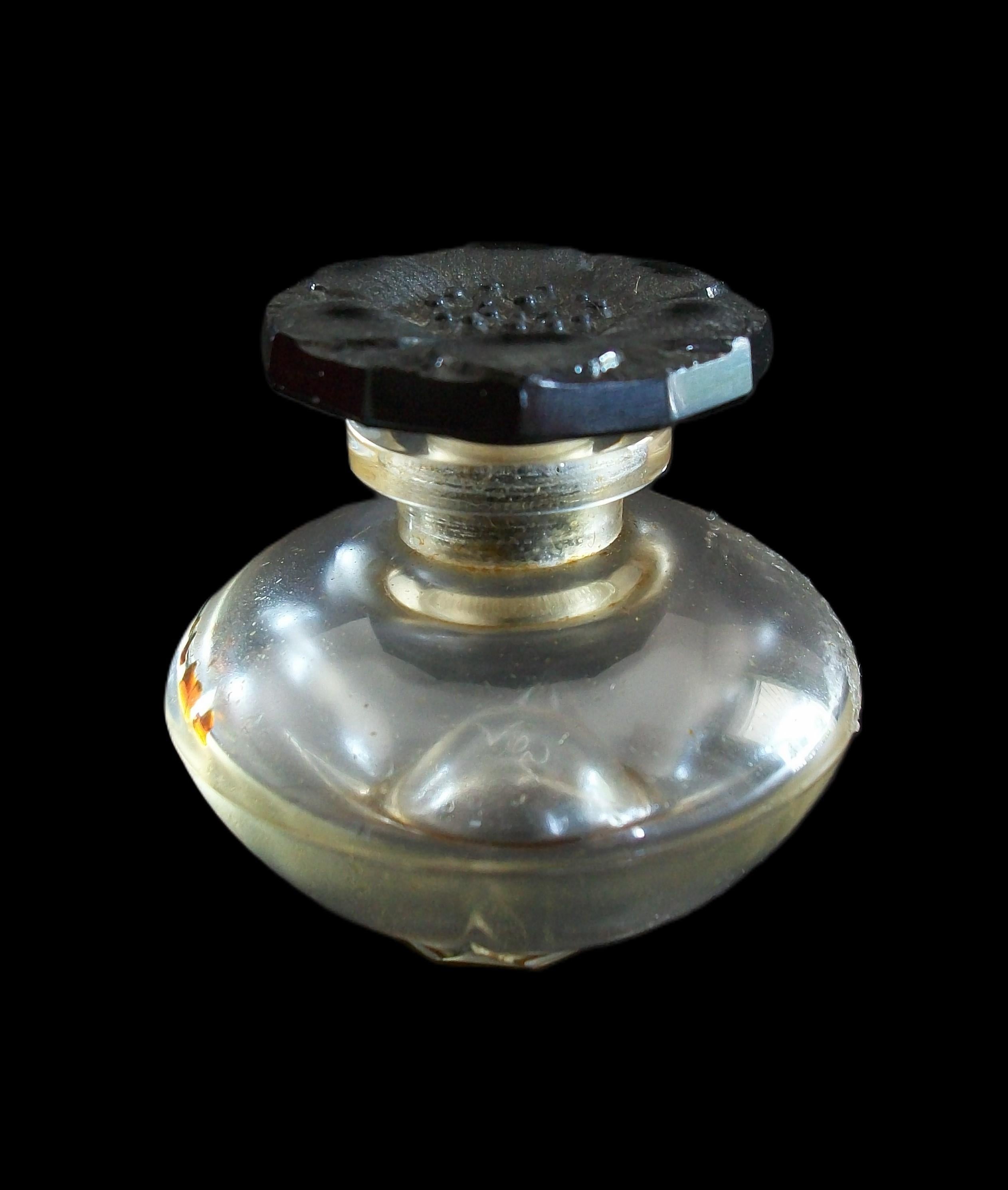 Cristallo BACCARAT - Julien Viard - 'Le Narcisse Noir' - Bottiglia di profumo - Francia - C.C. 1911 in vendita
