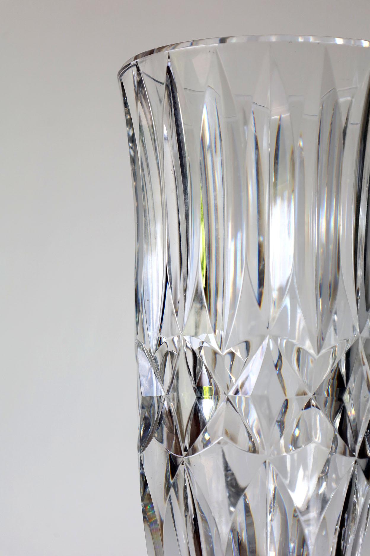 Fatto a mano Vaso da fiori grande di Baccarat in vendita