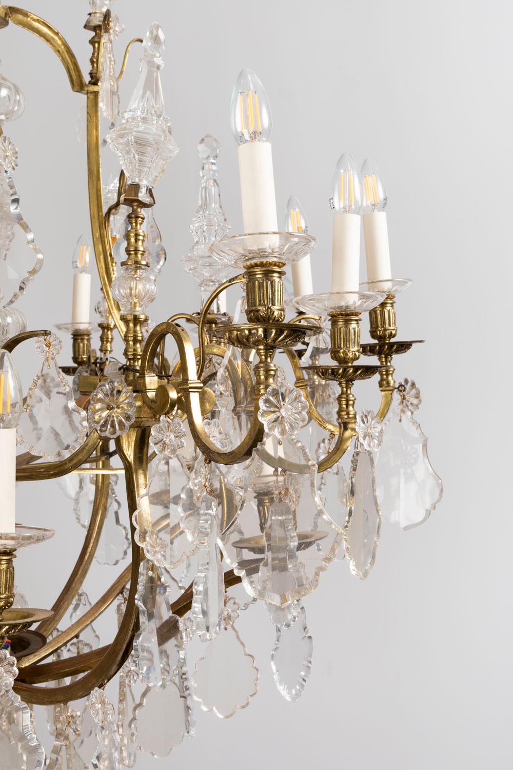 Baccarat, Large Louis XV Style Chandelier in Gilt Brass and Crystal, circa 1950 2