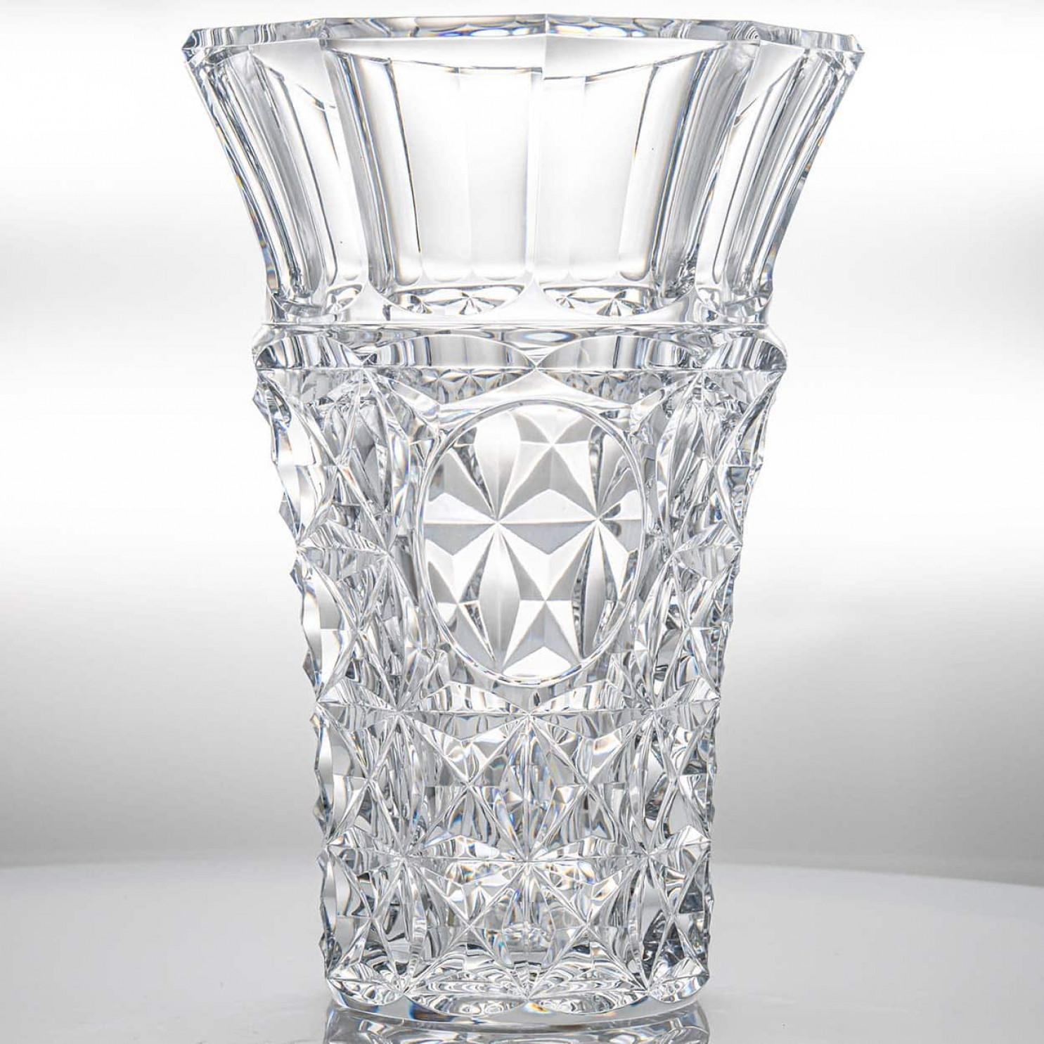 Baccarat Large Structured Tapered Clear Crystal Vase, France In condizioni buone in vendita a Rijssen, NL