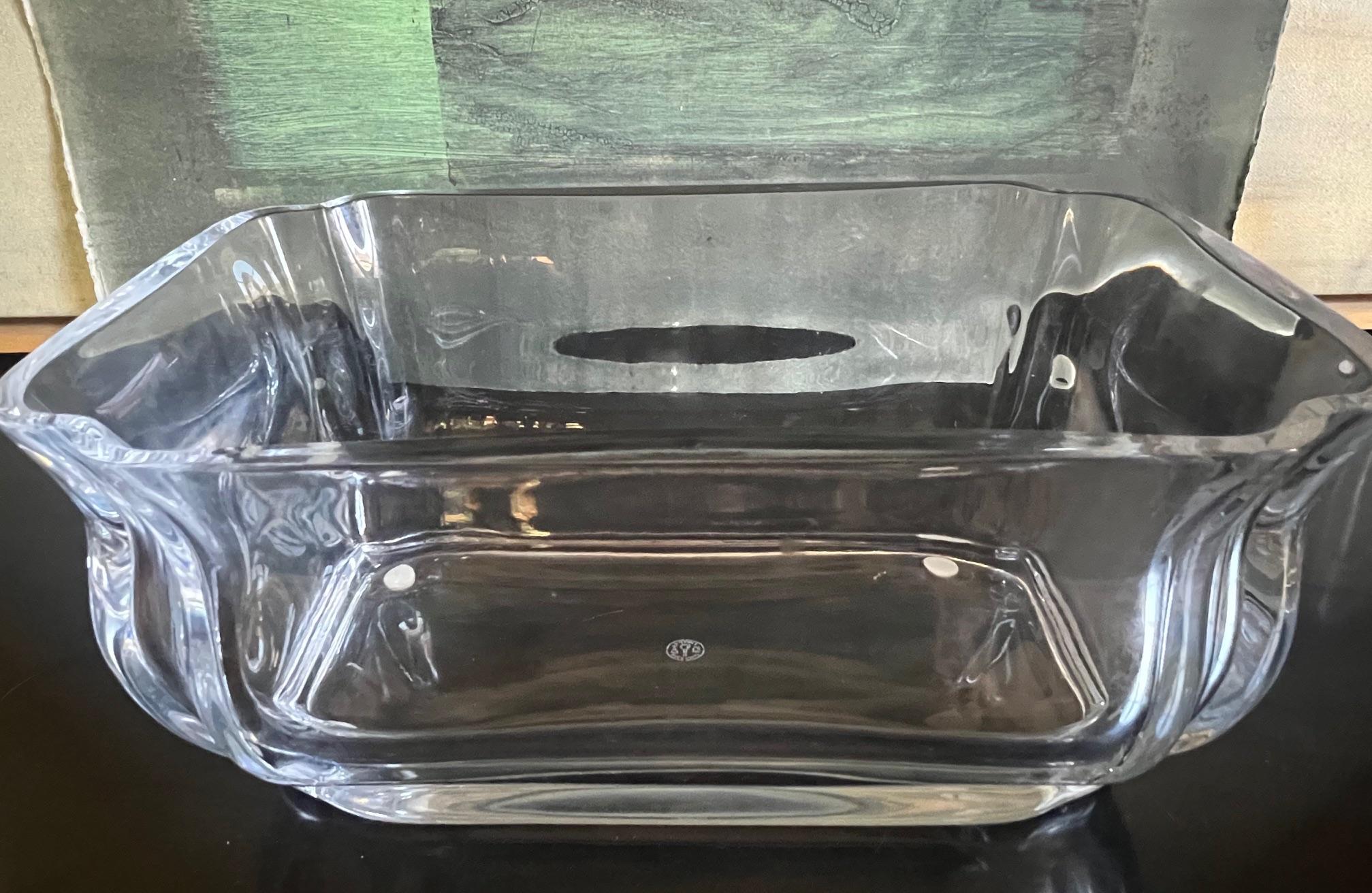 Moderno Vaso rettangolare in cristallo al piombo Baccarat, firmato in vendita