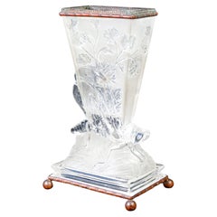 BACCARAT Vase "Locust" en verre et bronze. Art nouveau. France. A.I.C., début du 20e siècle.