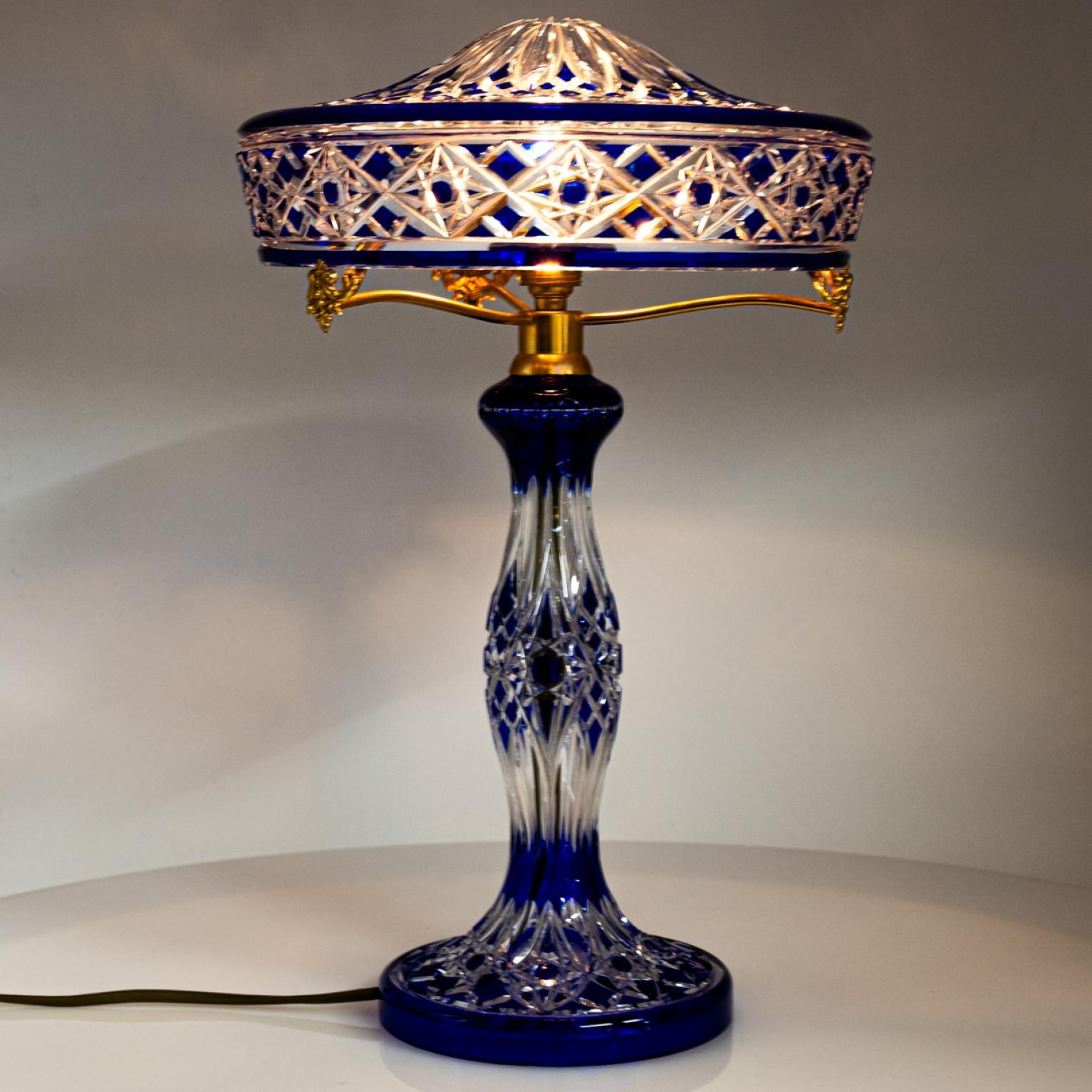 Français Lampe de table Baccarat Louipe Verre de cristal clair Bleu Overlay, France en vente