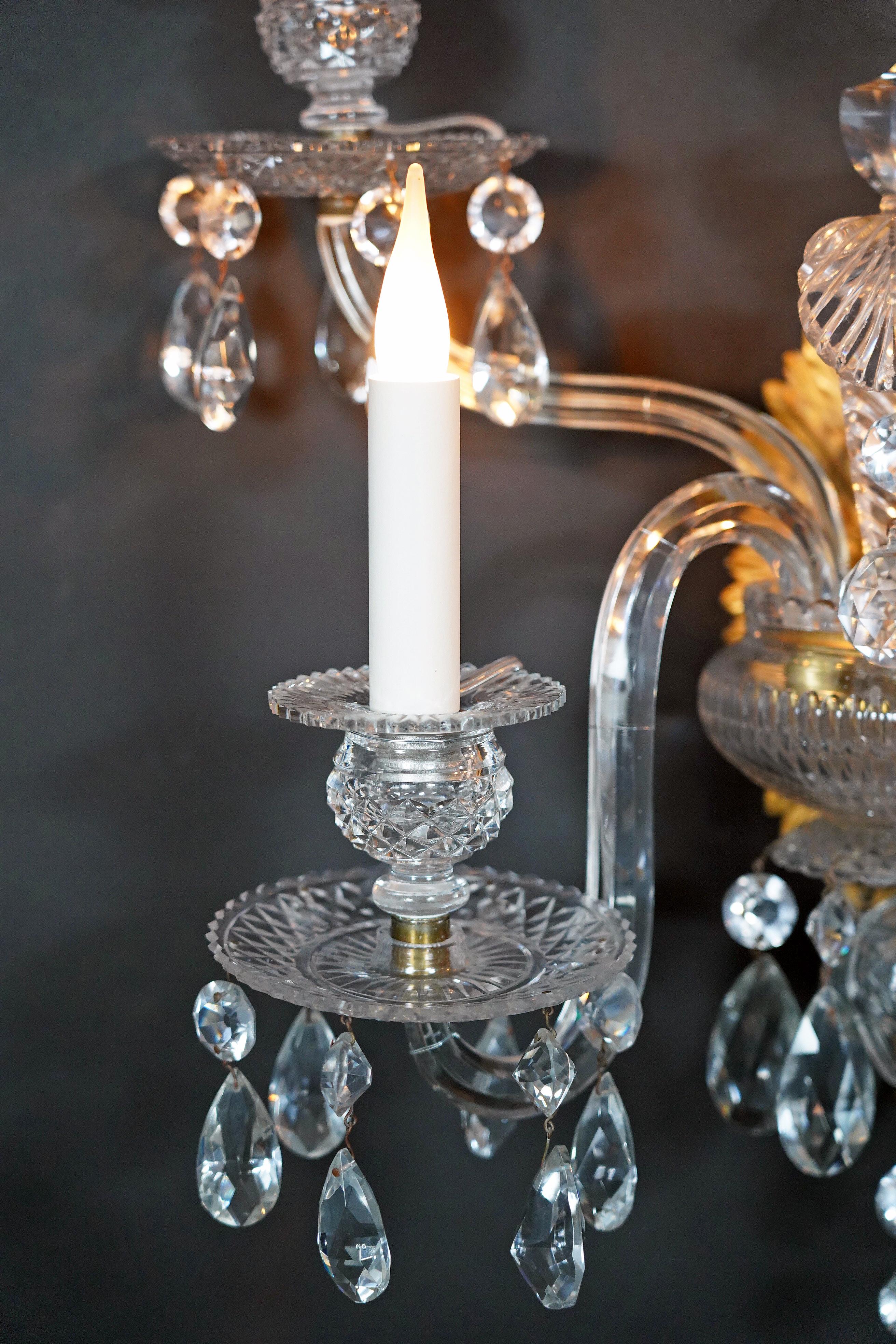 Manufaktur Baccarat, Satz von vier Kristall-Wandleuchten, Frankreich, um 1950 im Angebot 2