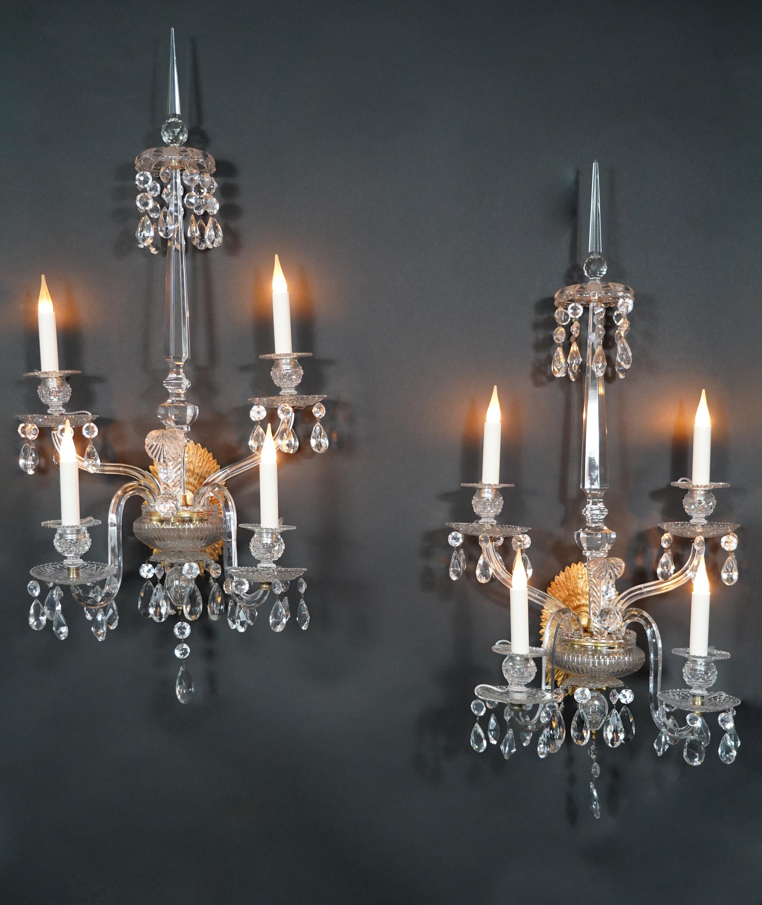 Manufaktur Baccarat, Satz von vier Kristall-Wandleuchten, Frankreich, um 1950 (Französisch) im Angebot