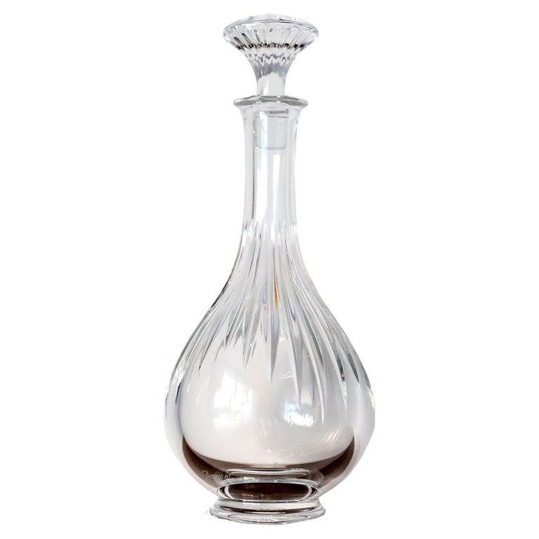 DAUM FRANCE · Carafe à whisky, en cristal clair à décor mouvementé