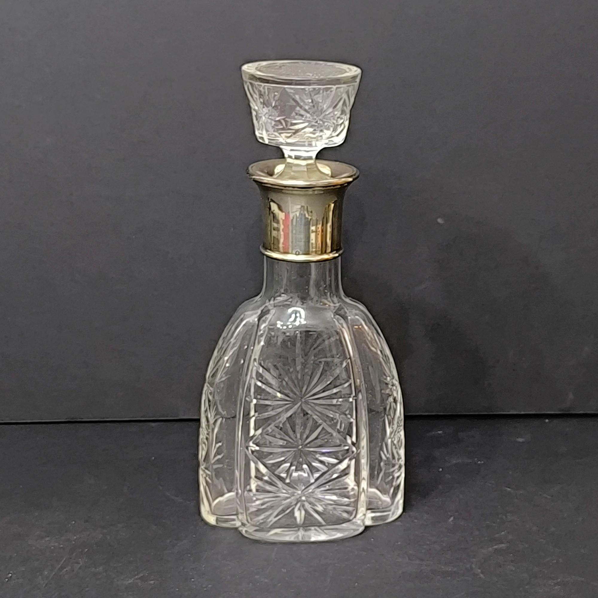 Baccarat Mid-Century Französisch Kristall Dekanter Flasche mit Silber Hals, 1930 im Zustand „Gut“ im Angebot in Bochum, NRW