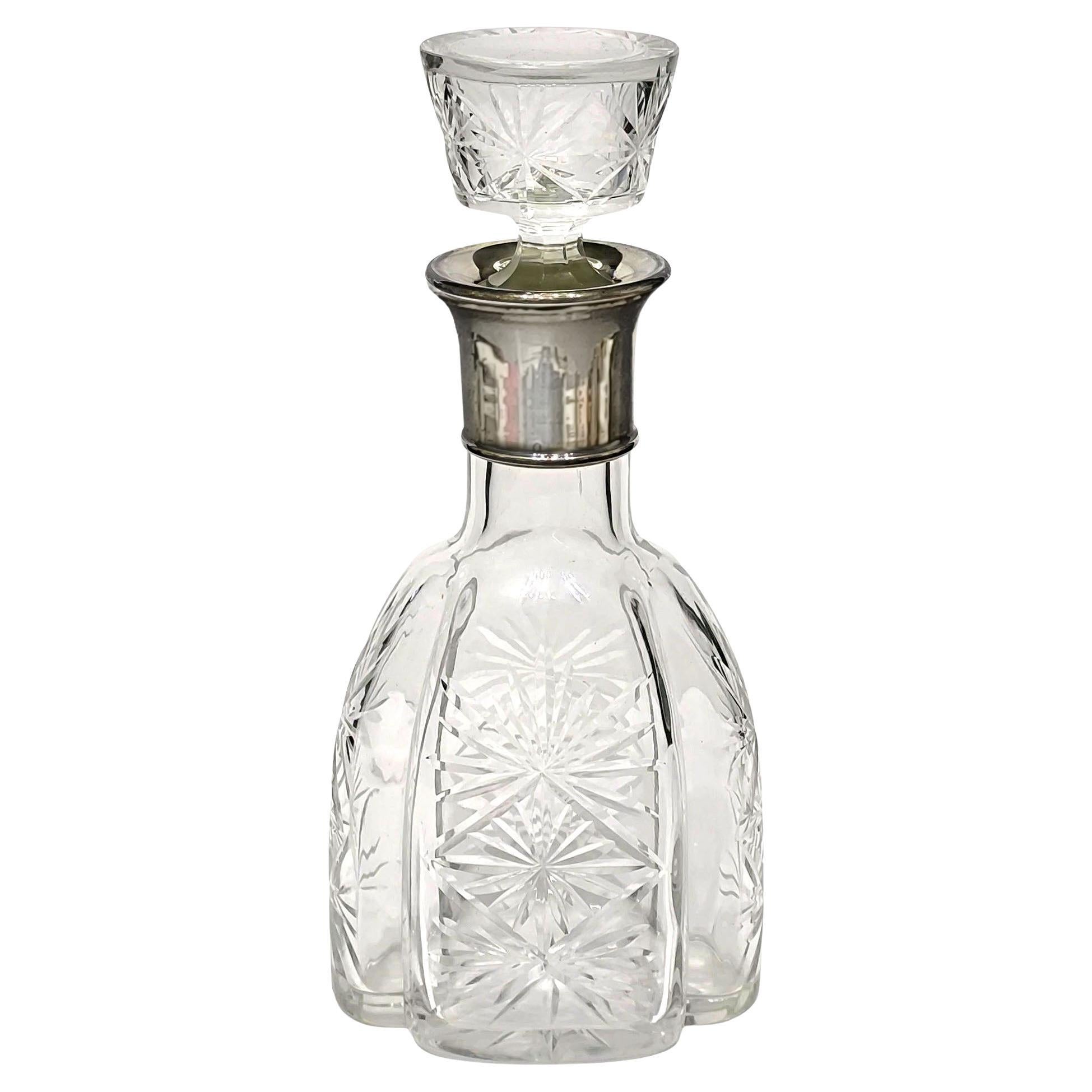 Baccarat Mid-Century Französisch Kristall Dekanter Flasche mit Silber Hals, 1930 im Angebot