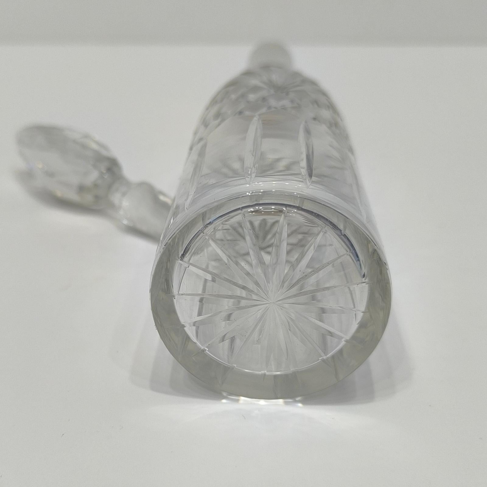 Baccarat Mid-Century French Crystal Decanter Bottle with Silver Neck (bouteille à décanter en cristal du milieu du siècle dernier avec un col en argent) Bon état - En vente à Bochum, NRW