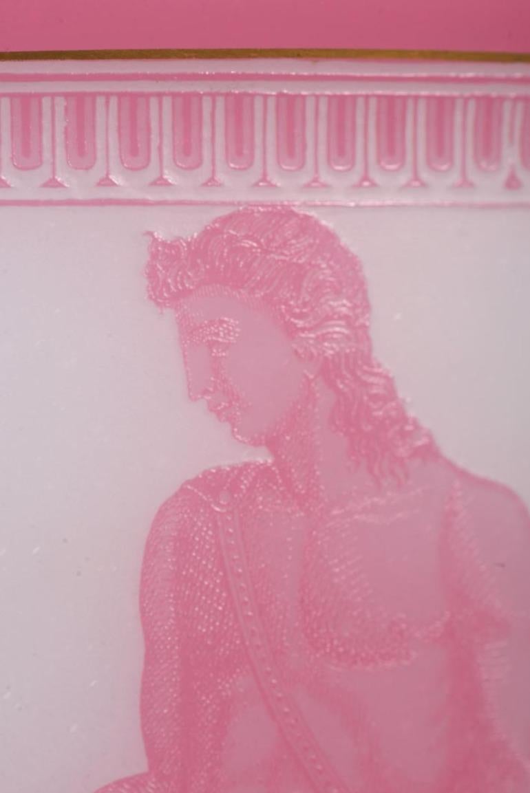Cristallo Baccarat, Vaso neo-greco a forma di cratere in cristallo doppiato e acidato in vendita