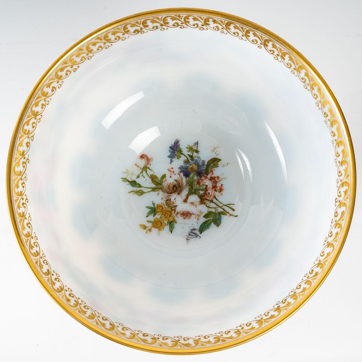 Baccarat Opaline cup, 19th century, Napoleon III period, very beautiful flower decorations.
Measures: H: 25 cm, D: 25 cm.
