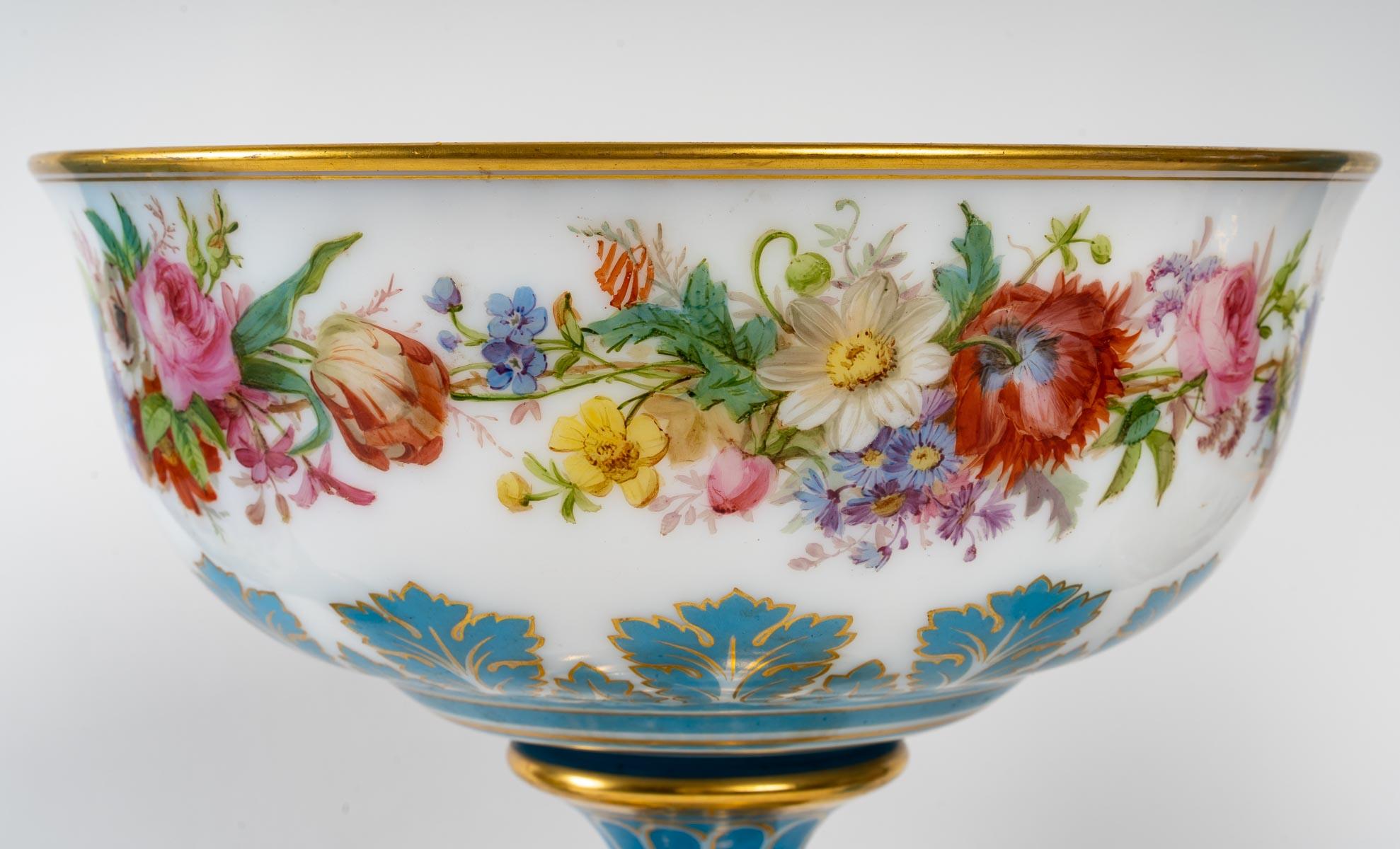Baccarat Opaline Cup In Good Condition For Sale In Saint-Ouen, FR