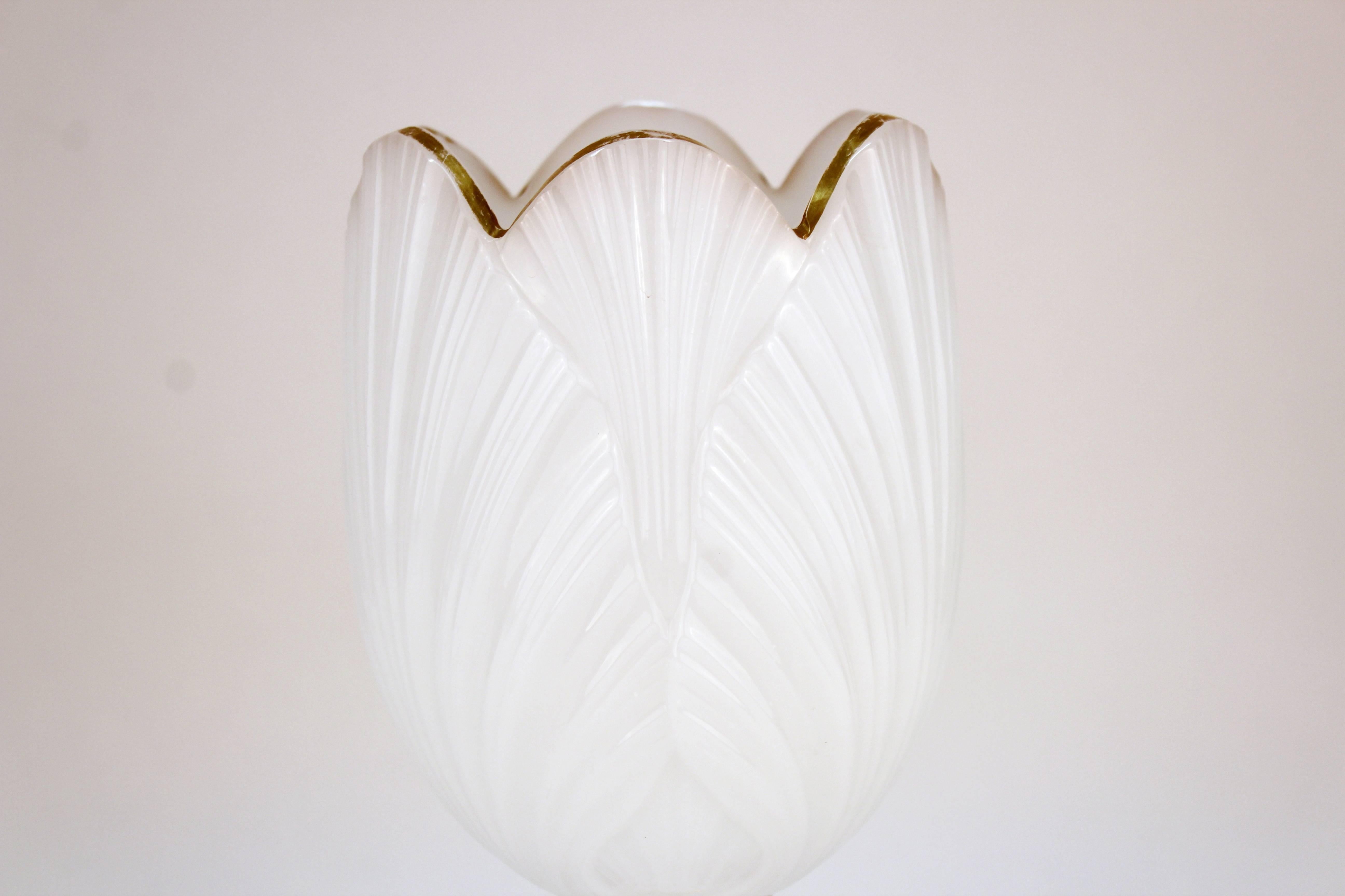 Baccarat Opaline Glass Centerpiece in Tulip Flower Form In Good Condition In New York, NY