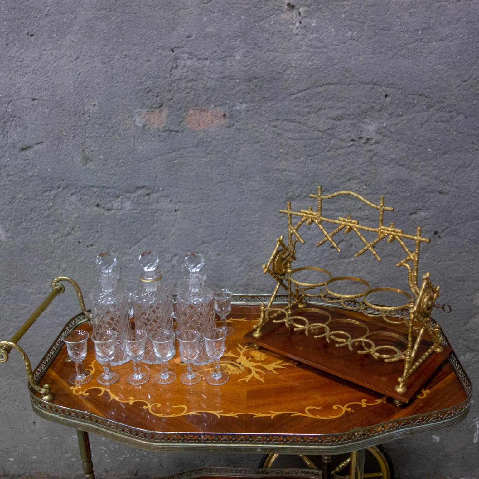 Baccarat “Open Tantalus” Oriental Crystal Carafe Set, Paris, 1870 For Sale 4