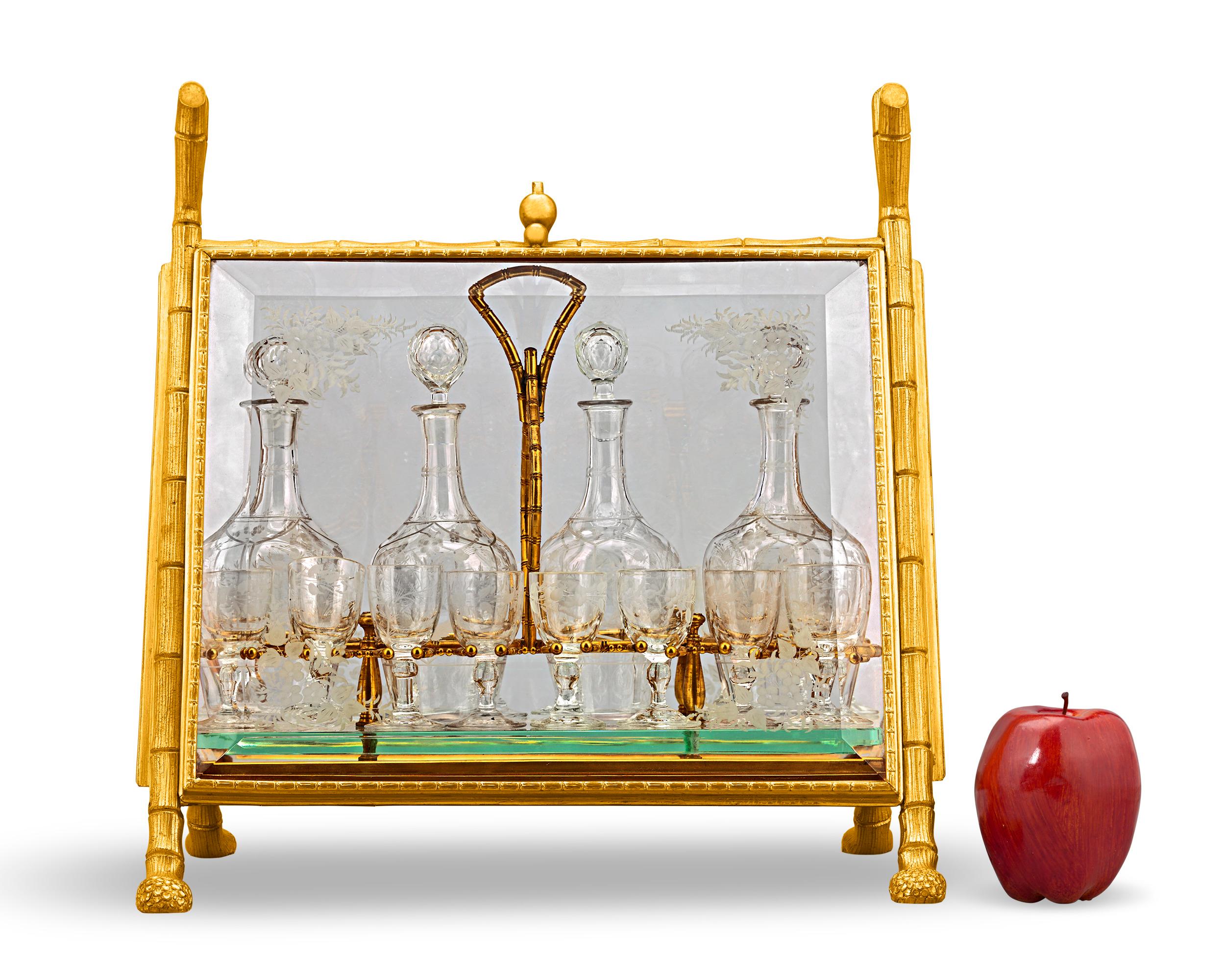 Biseauté Baccarat Ormolu Cave à Liqueur en vente