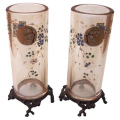 Paire de vases sur pied en cristal Clair de Lune de Baccarat, designés par Eugène Rousseau 