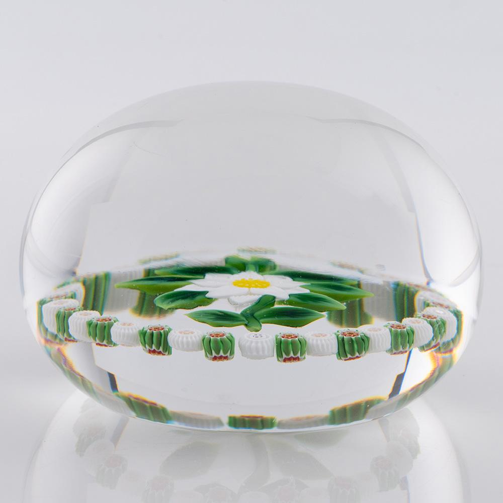 Baccarat Briefbeschwerer Double Clematis Millefiori 1992 im Zustand „Gut“ im Angebot in Tunbridge Wells, GB