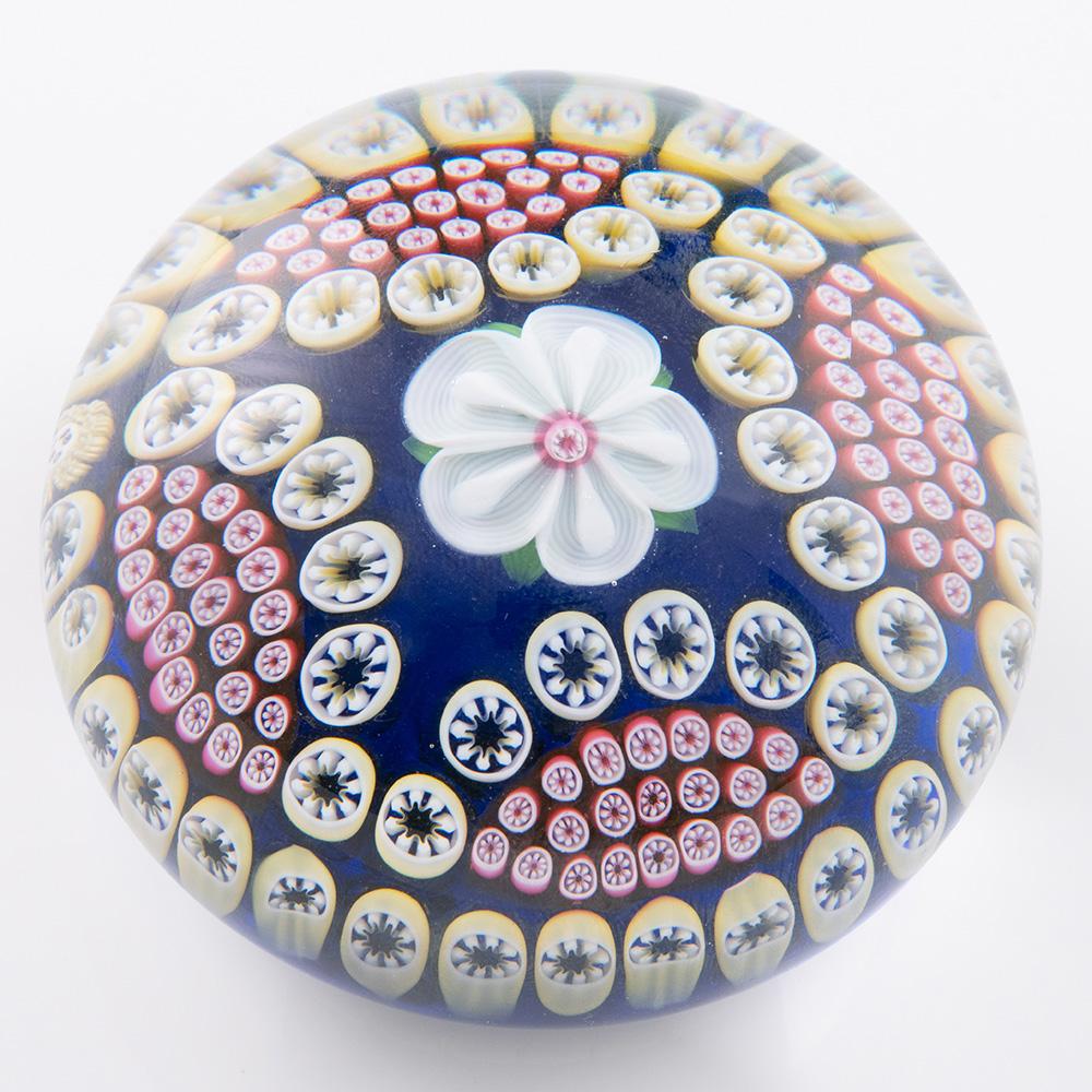 Francese Baccarat Fermacarte Fiore Millefiori in vendita