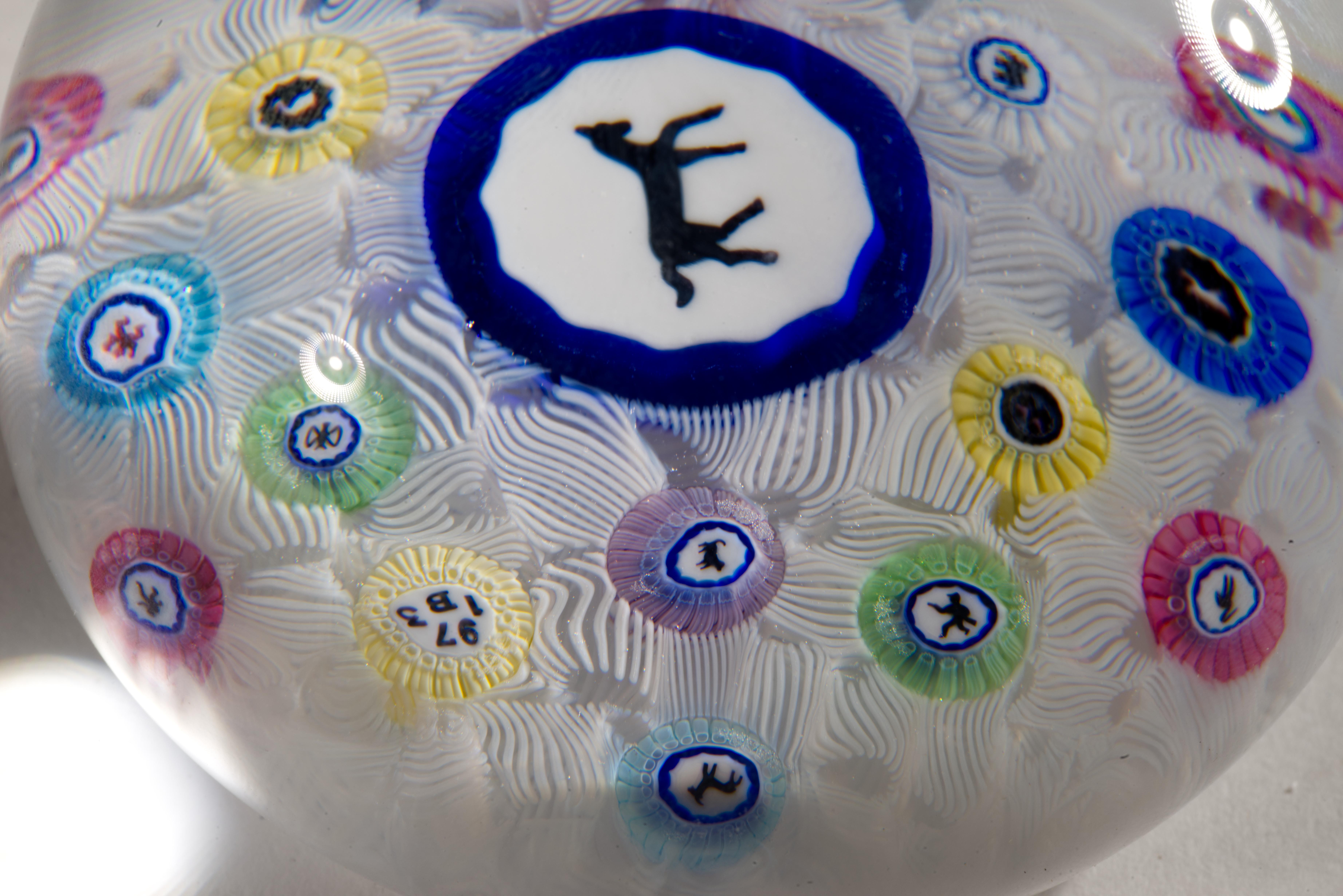 Presse-papier de Baccarat avec Millefiori et Silhouette de cheval Gridel, 1973 Bon état - En vente à Clifton Springs, NY