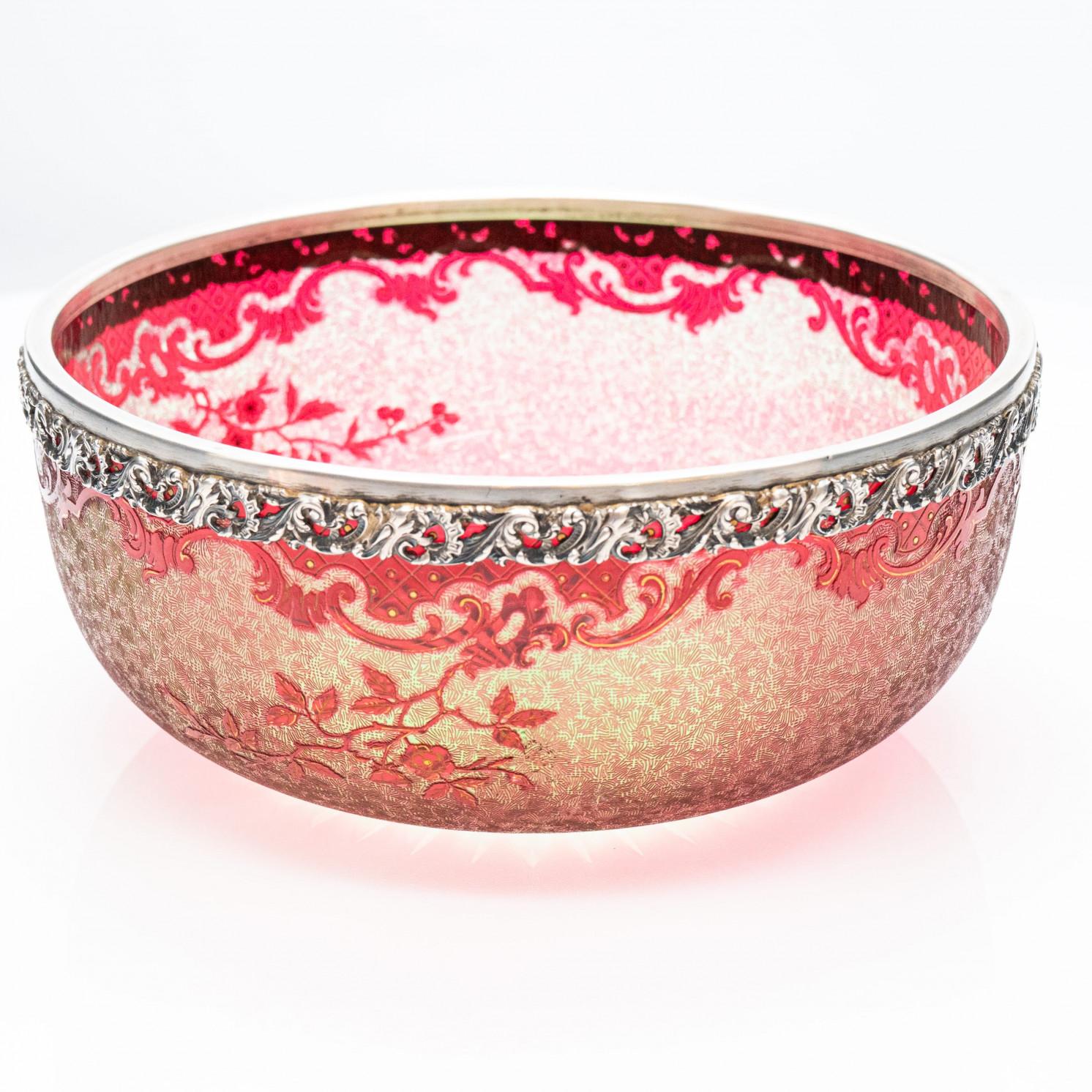 Early 20th Century Baccarat Pattern, Bright Crimson, Acid Etched Bowl, 1900, France For Sale