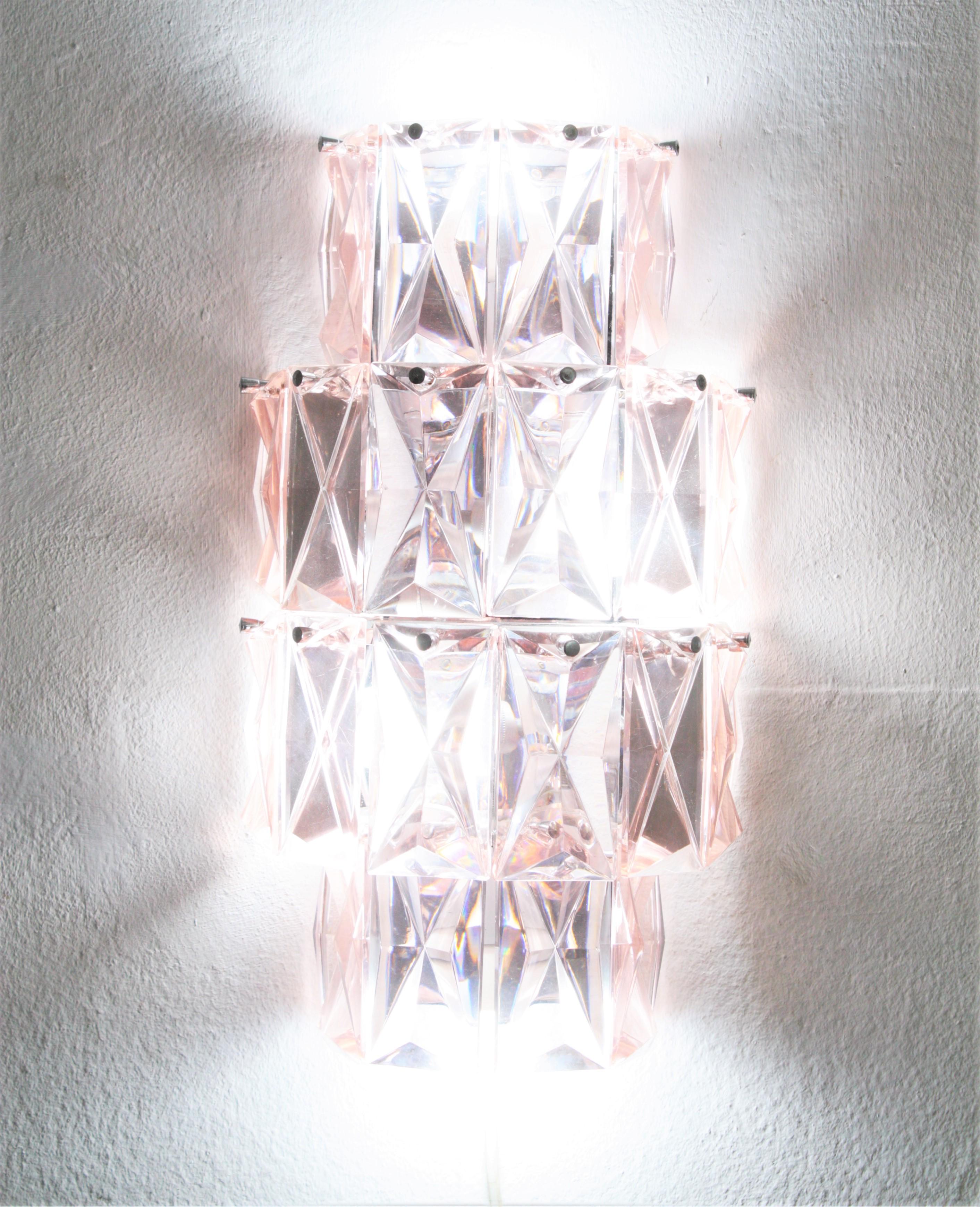 Baccarat Pink Crystal Wall Sconce, Mid-Century Modern Period In Good Condition For Sale In Barcelona, ES