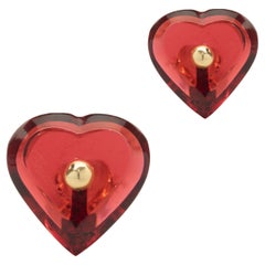Boucles d'oreilles en forme de cœur en acrylique rouge de Baccarat