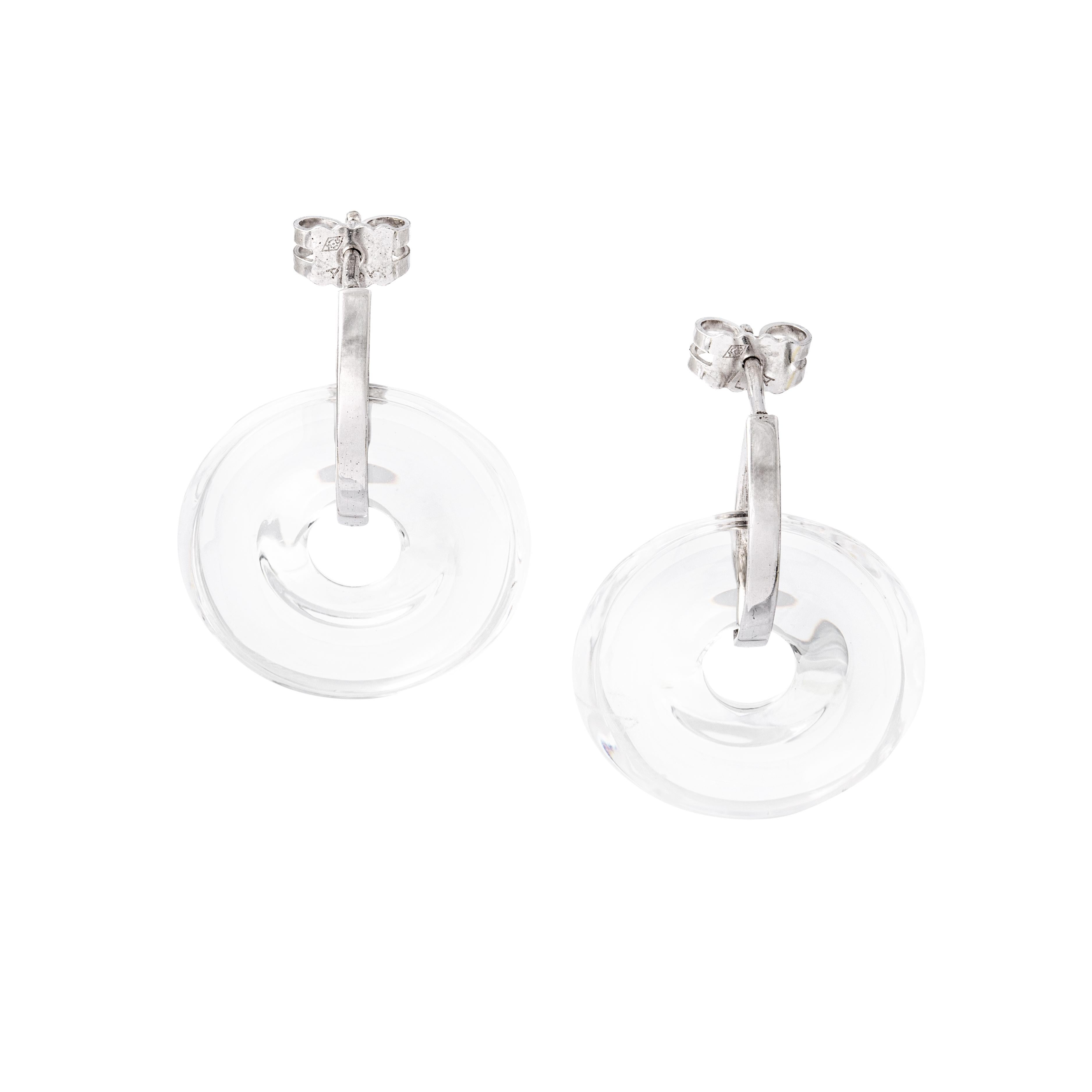 Embrace timeless sophistication with Baccarat Rock Crystal Silver Earrings – a captivating blend of elegance and crystal clarity.

Height: 2.90 centimeters.
Width: 2.30 centimeters.

Total weight: 9.53 grams.
