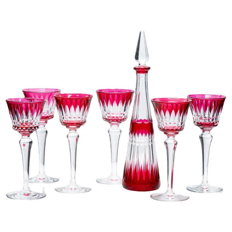 Baccarat, Set of 6 Red Overlay Crystal glasses and 1 Decanter, France