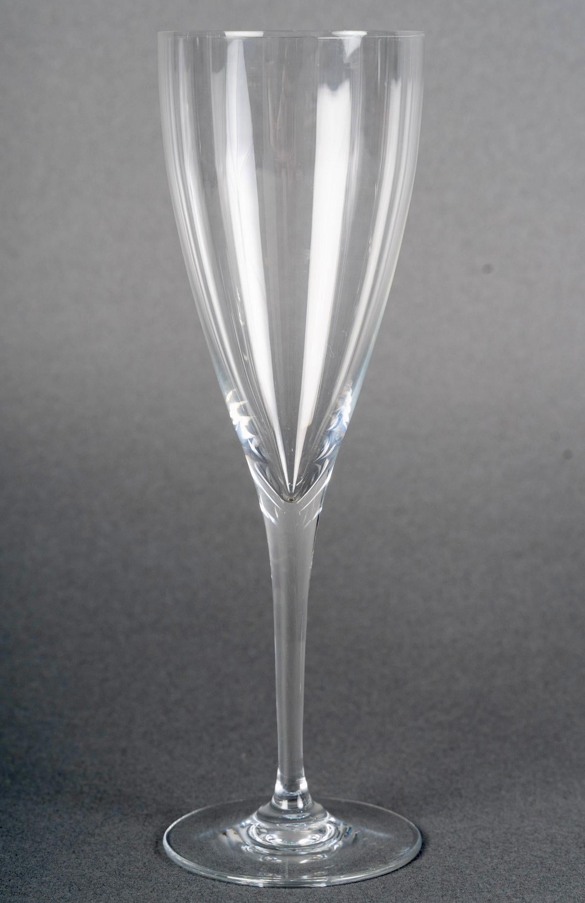 Baccarat - Set von Dom Perignon Kristall Champagner Wasser Wein Gläser - 40 Stück (Geformt) im Angebot