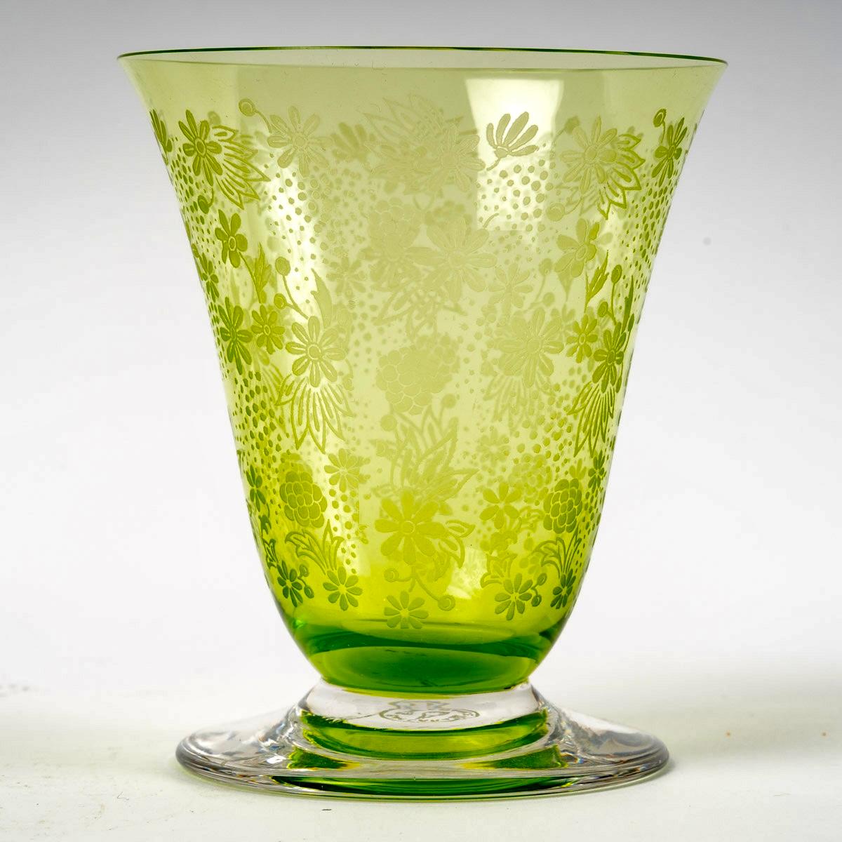 Baccarat, Set of Elisabeth Millefiori Glasses Green Engraved Crystal 18 Pieces 2