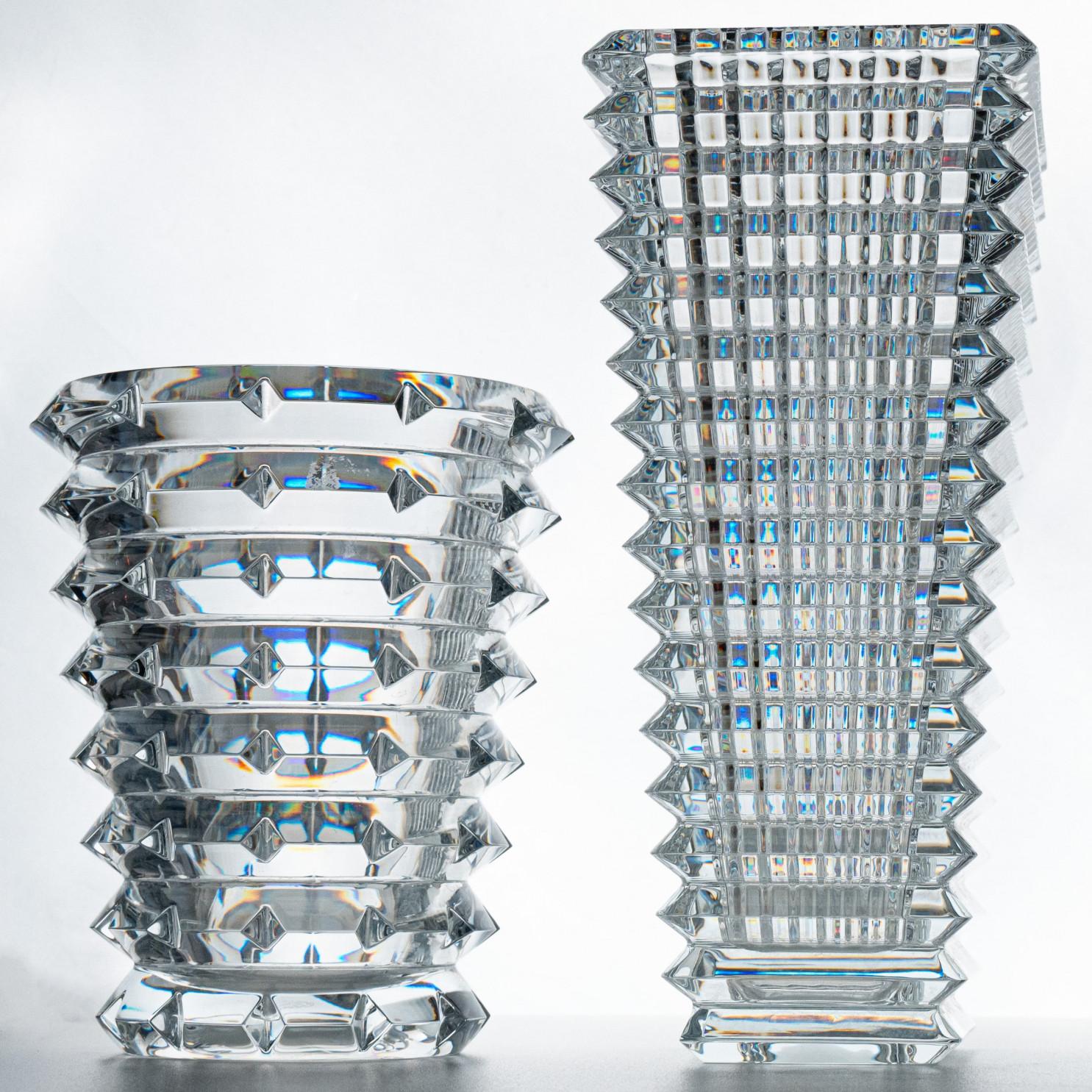 Français Ensemble de vases structurés en cristal clair exquis de Baccarat, France, 1990 en vente
