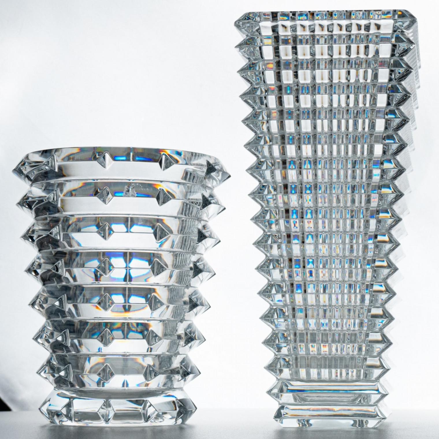 Ensemble de vases structurés en cristal clair exquis de Baccarat, France, 1990 Bon état - En vente à Rijssen, NL