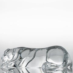 Escultura de pantera de cristal firmada por Baccarat, Francia
