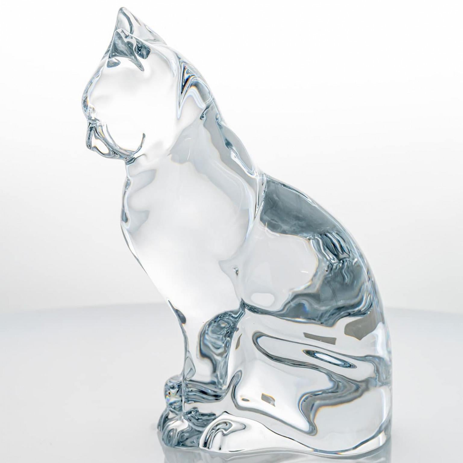 Fin du 20e siècle Sculpture de chat assis en cristal signée Baccarat, France en vente