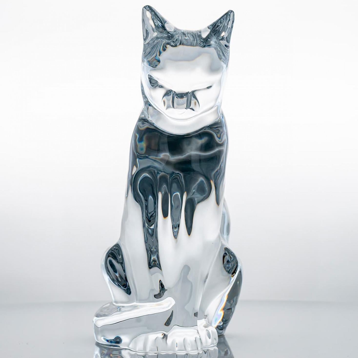 Cristal Sculpture de chat assis en cristal signée Baccarat, France en vente