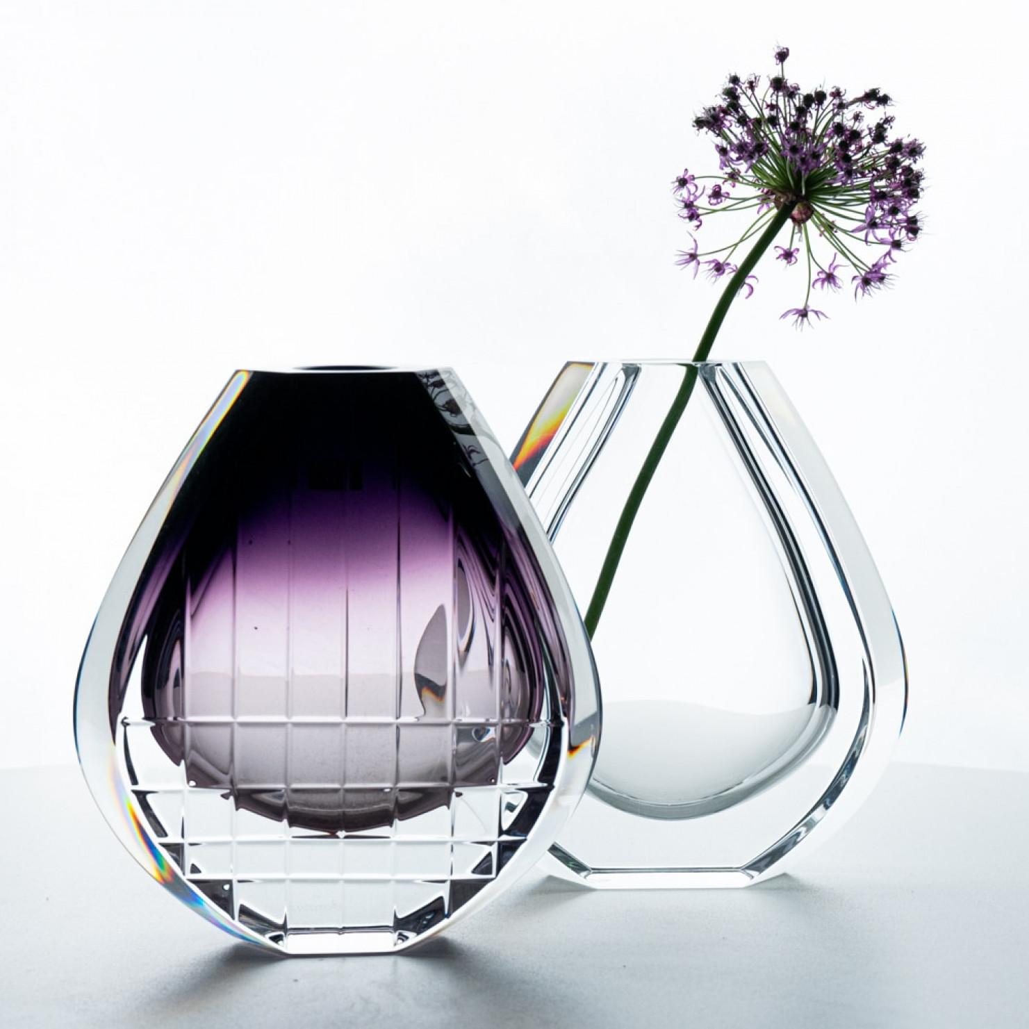 Baccarat Signed, Set of 2 Clear and Amethist Crystal Vases, France, 1980 For Sale 3