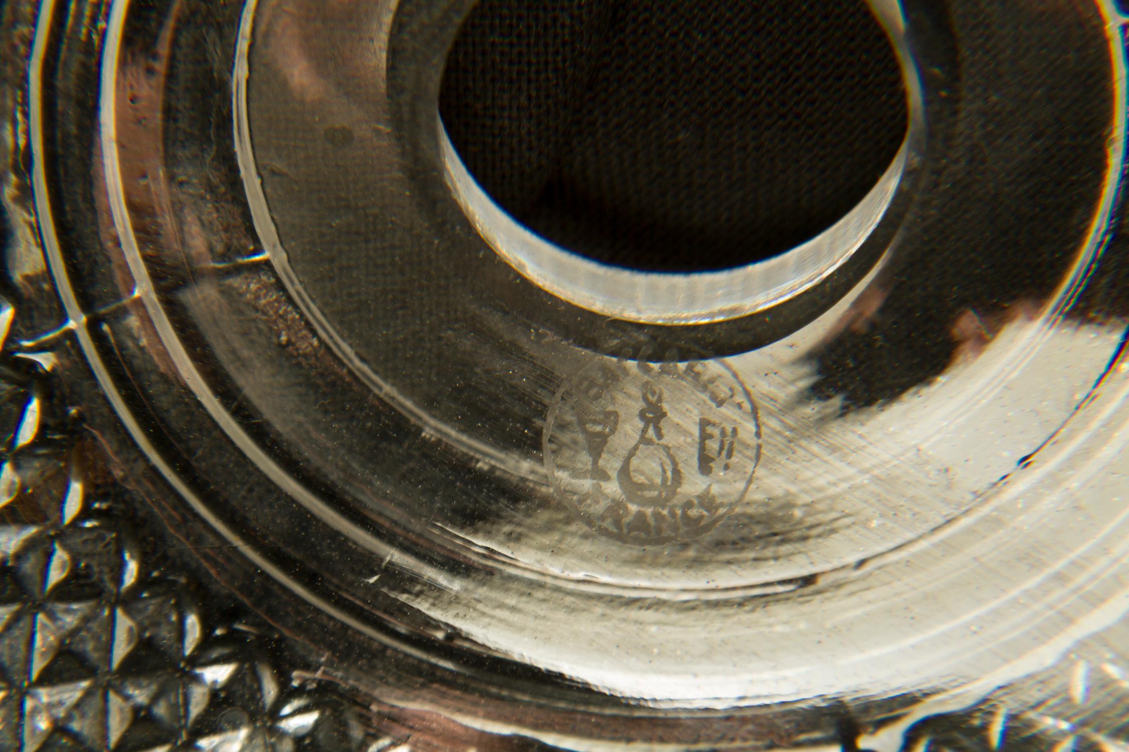 Baccarat-Kronleuchter aus Bronze und Kristall, Louis XVI.-Stil, gestempelt, Französisch 19. Jahrhundert  im Zustand „Gut“ im Angebot in New Orleans, LA