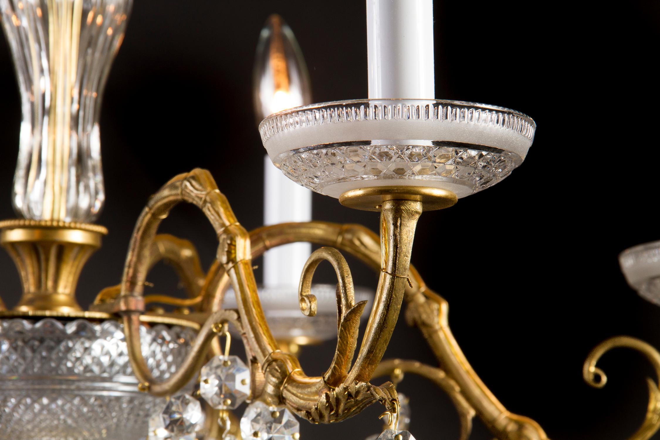 Baccarat-Kronleuchter aus Bronze und Kristall, Louis XVI.-Stil, gestempelt, Französisch 19. Jahrhundert  im Angebot 1