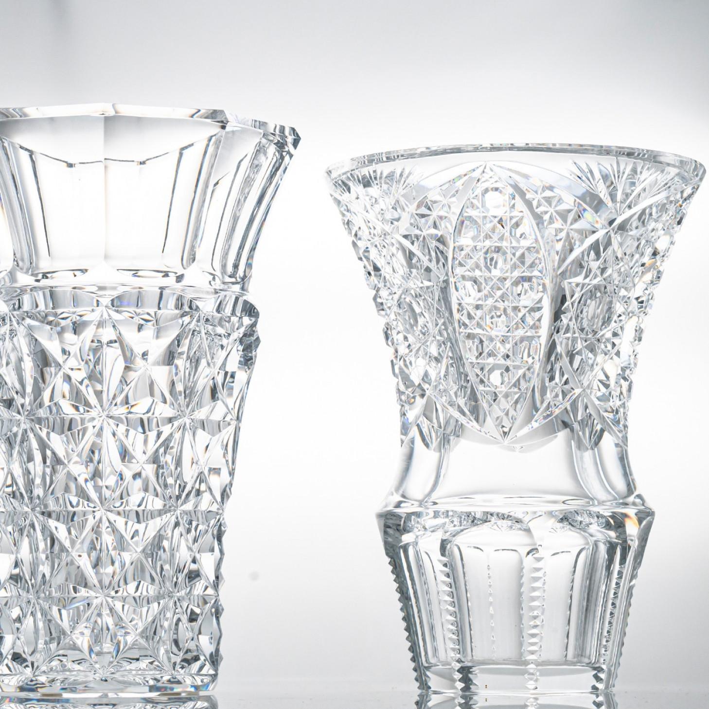 Vaso di cristallo trasparente strutturato di Baccarat, Francia in vendita 1