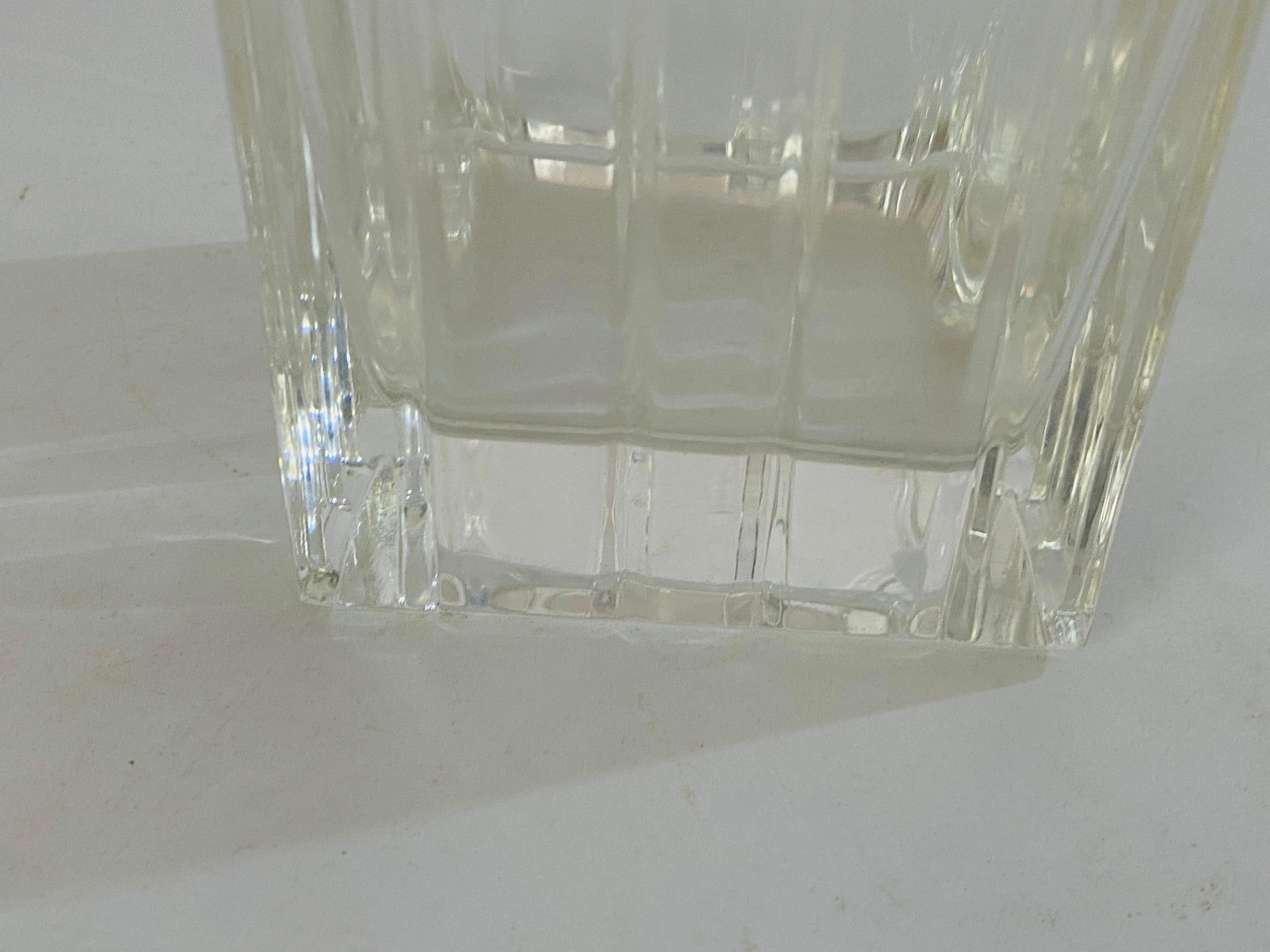Decanter per whisky quadrato in cristallo di Baccarat stile Perfezione Francia XX secolo in vendita 3