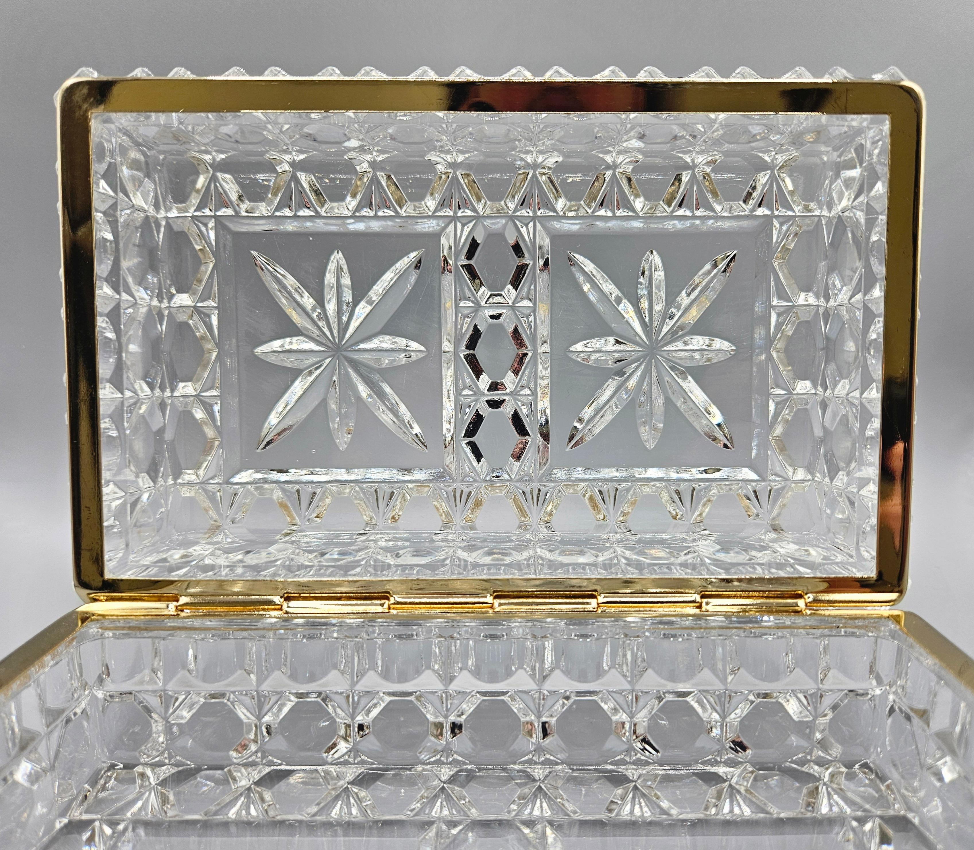 Baccarat-Style Cut Lead Crystal Jewelry / Trinket Box, France, c. 1950 For Sale 6