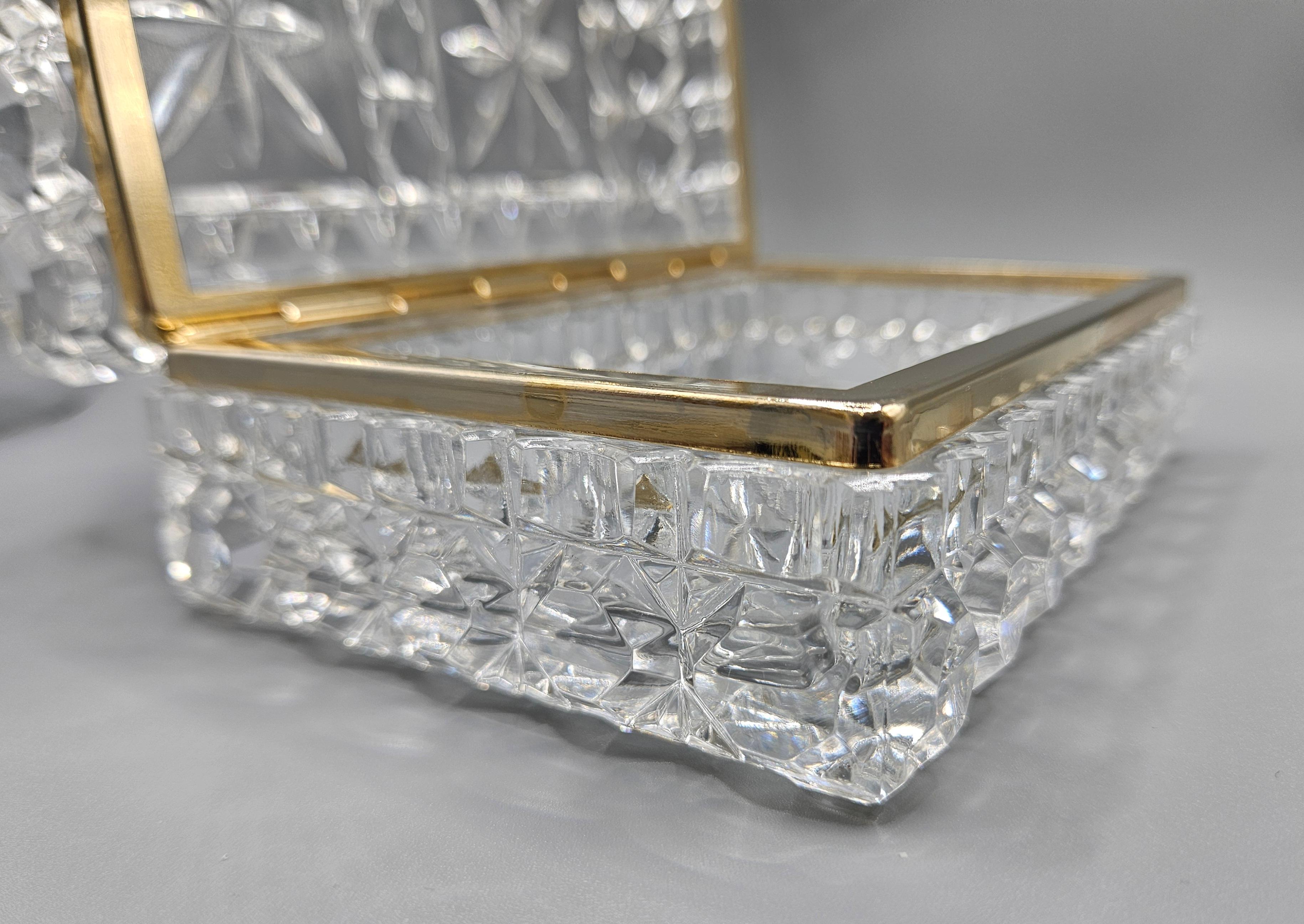 Baccarat-Style Cut Lead Crystal Jewelry / Trinket Box, France, c. 1950 For Sale 8